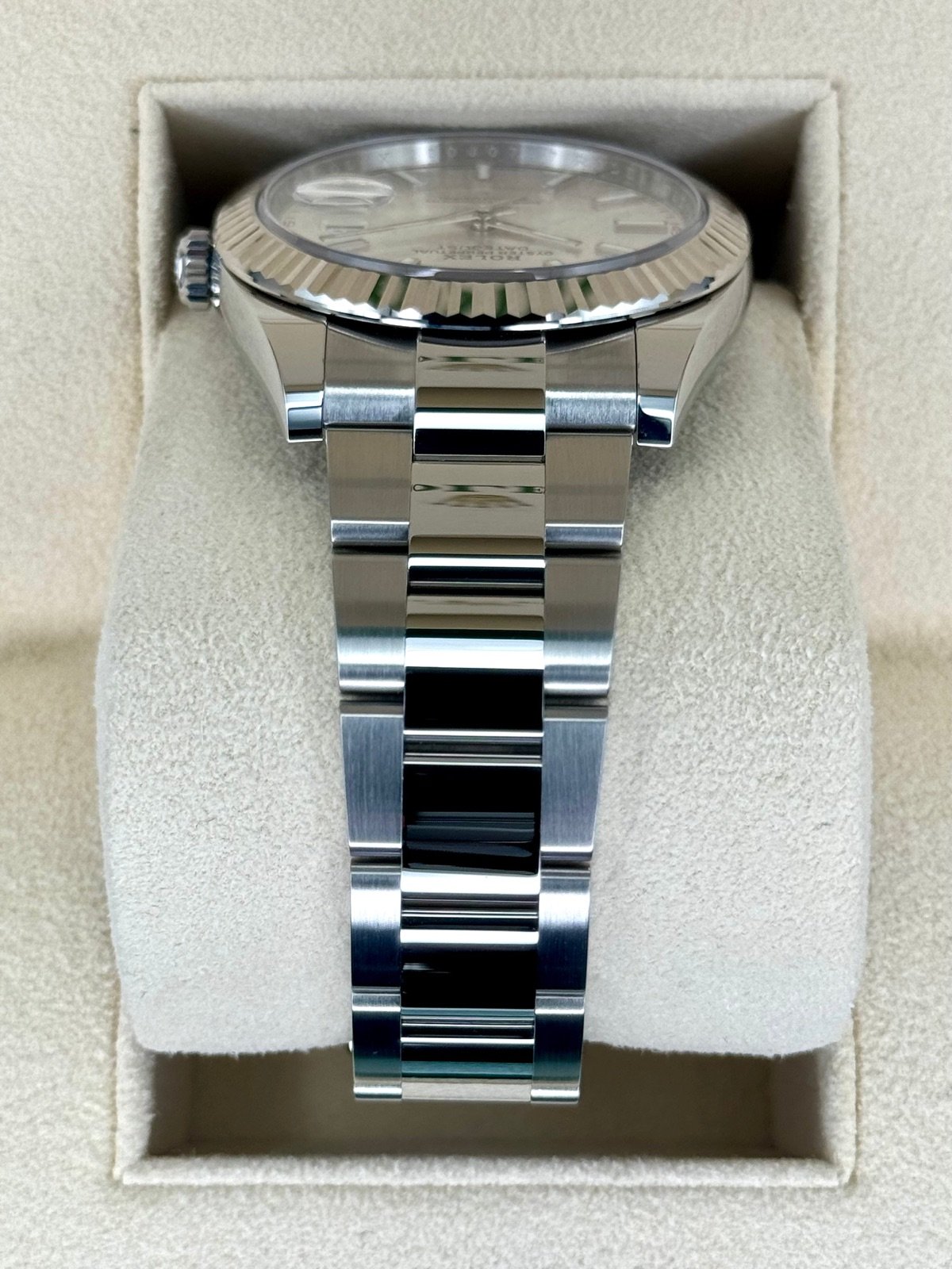 2024 Rolex Datejust 41mm 126334 Stainless Steel Oyster Silver Dial (Unworn) - Image 4