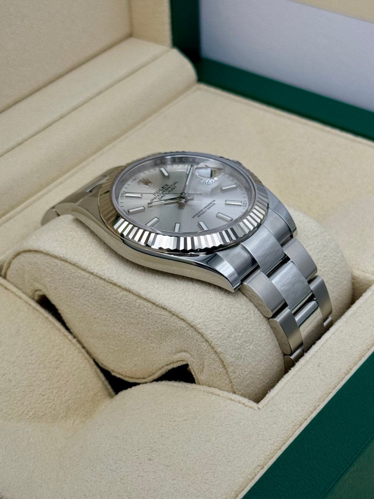 2024 Rolex Datejust 41mm 126334 Stainless Steel Oyster Silver Dial (Unworn) - Image 6