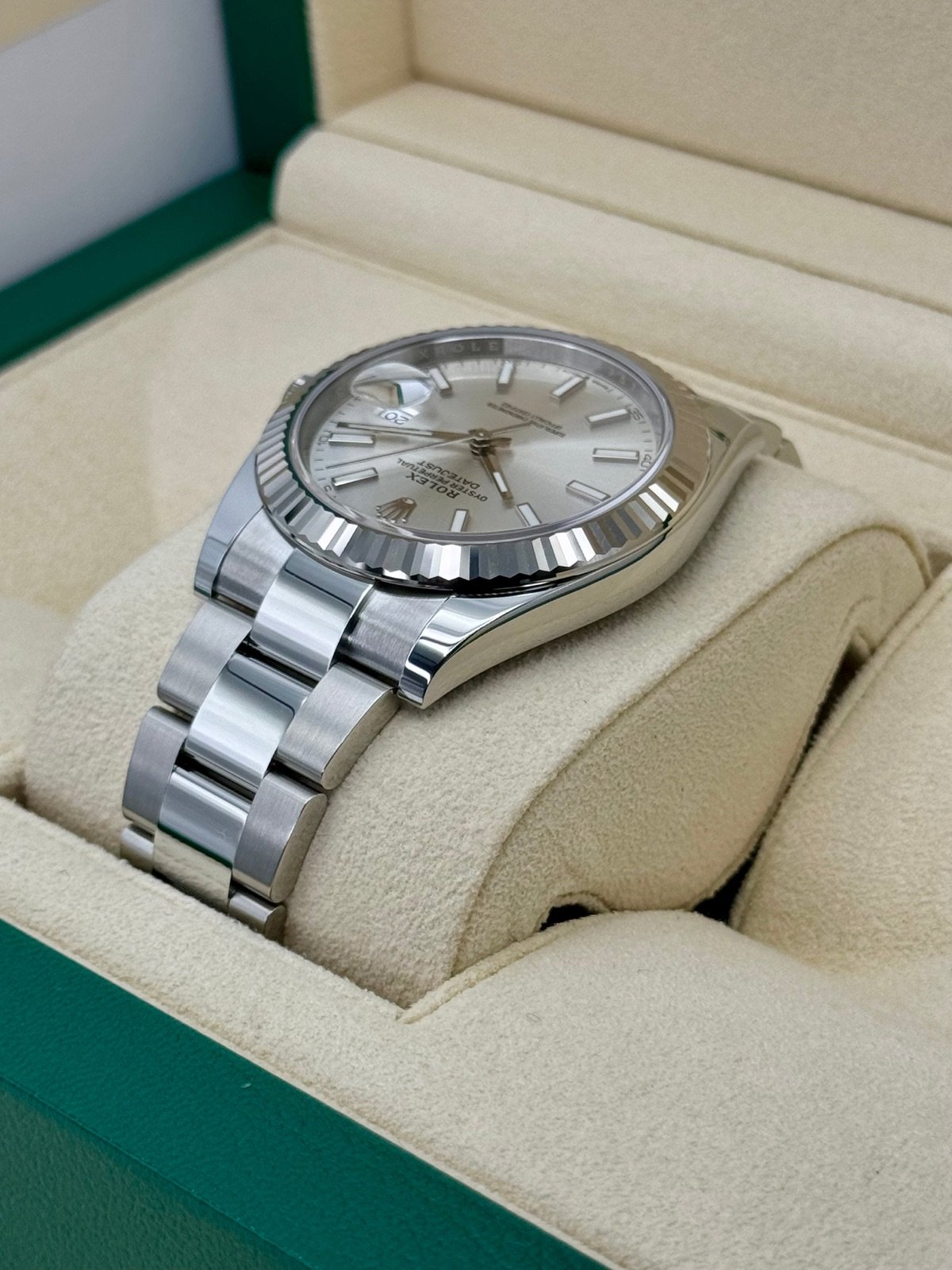 2024 Rolex Datejust 41mm 126334 Stainless Steel Oyster Silver Dial (Unworn) - Image 7