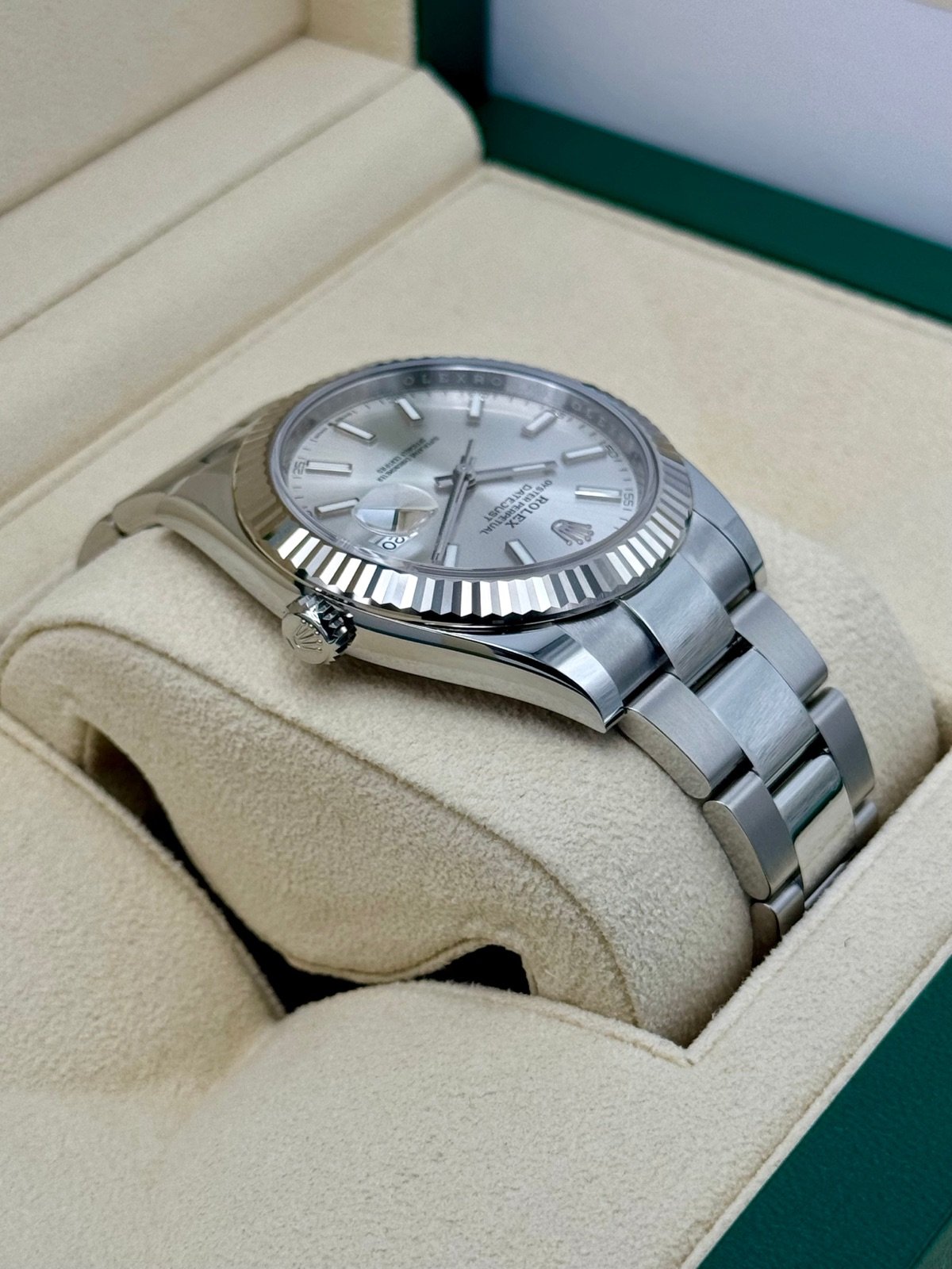 2024 Rolex Datejust 41mm 126334 Stainless Steel Oyster Silver Dial (Unworn) - Image 8