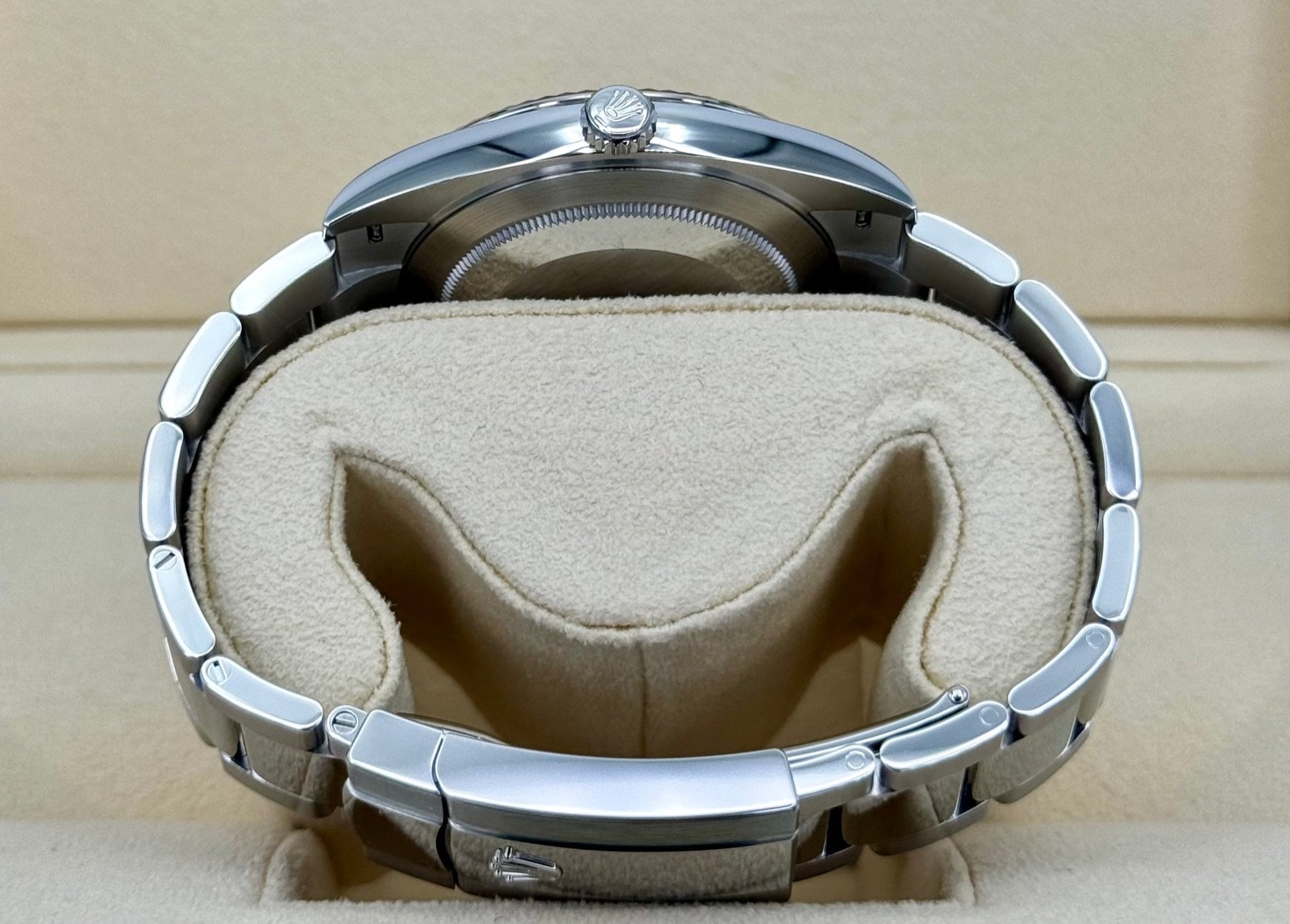 2024 Rolex Datejust 41mm 126334 Stainless Steel Oyster Silver Dial (Unworn) - Image 9
