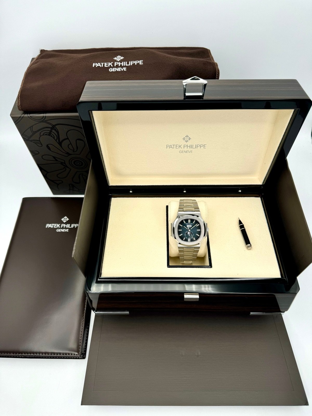 2022 Patek Philippe 40.5mm 5726/1A-014 Nautilus Moonphase Blue Dial (Unworn) - Image 13