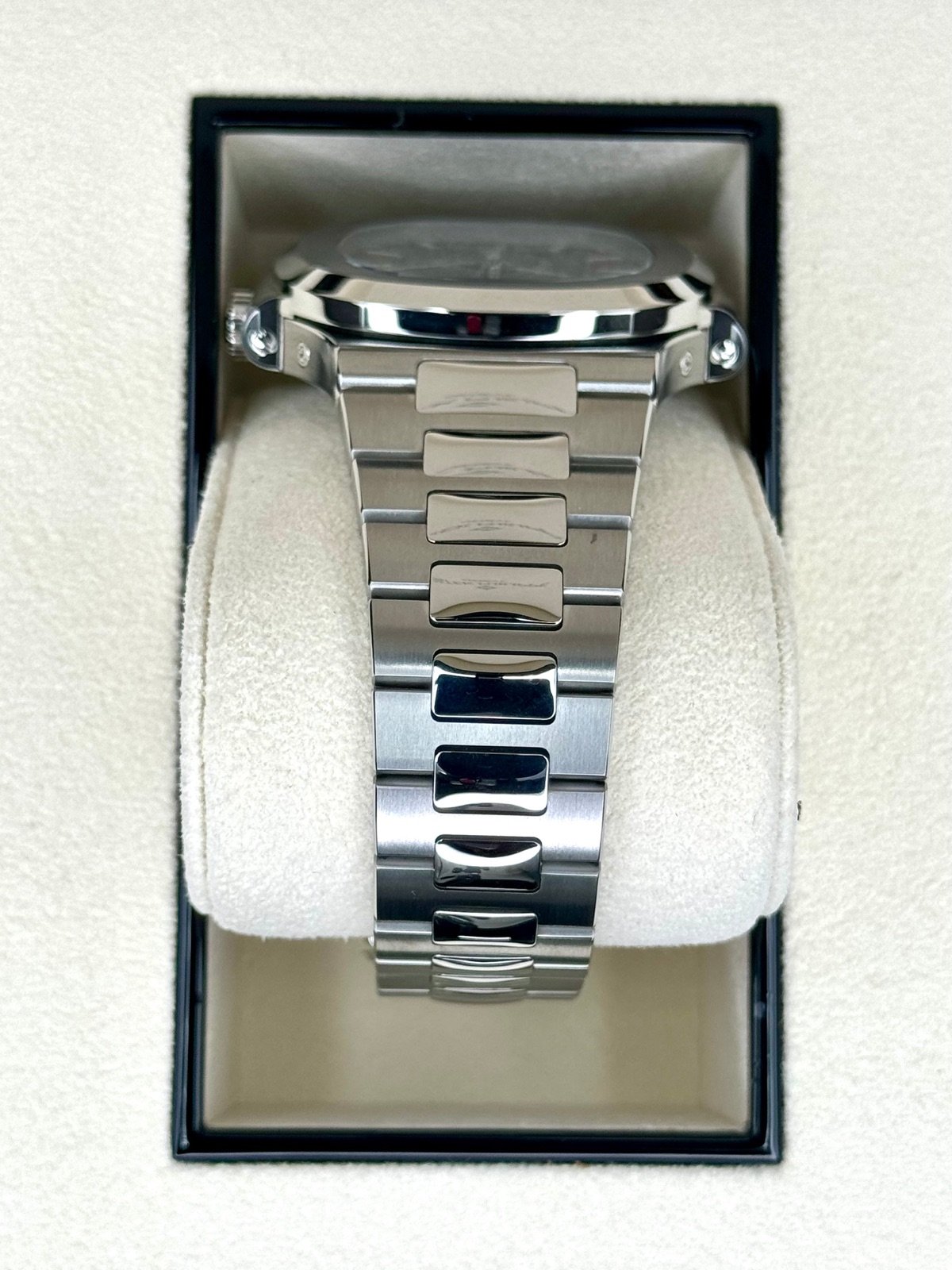 2022 Patek Philippe 40.5mm 5726/1A-014 Nautilus Moonphase Blue Dial (Unworn) - Image 4