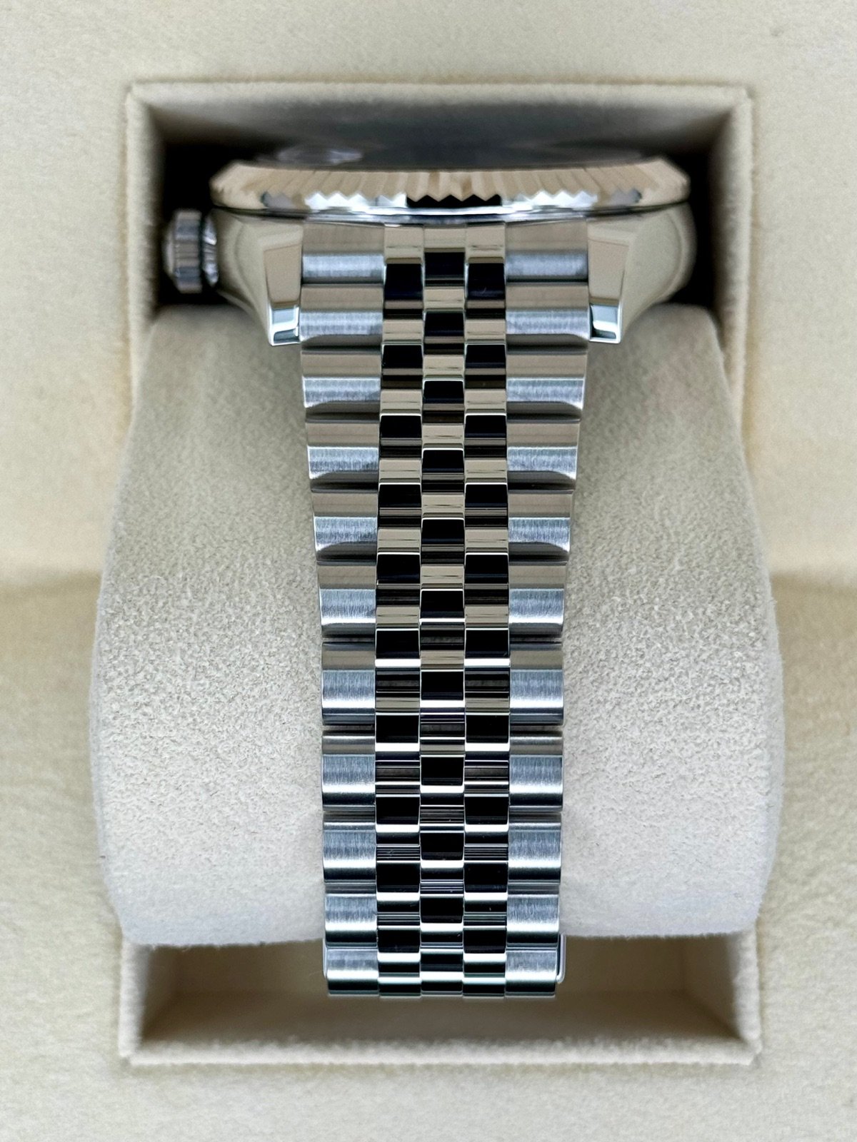 2021 Rolex Sky-Dweller 42mm 326934 Jubilee Black Dial - Image 4