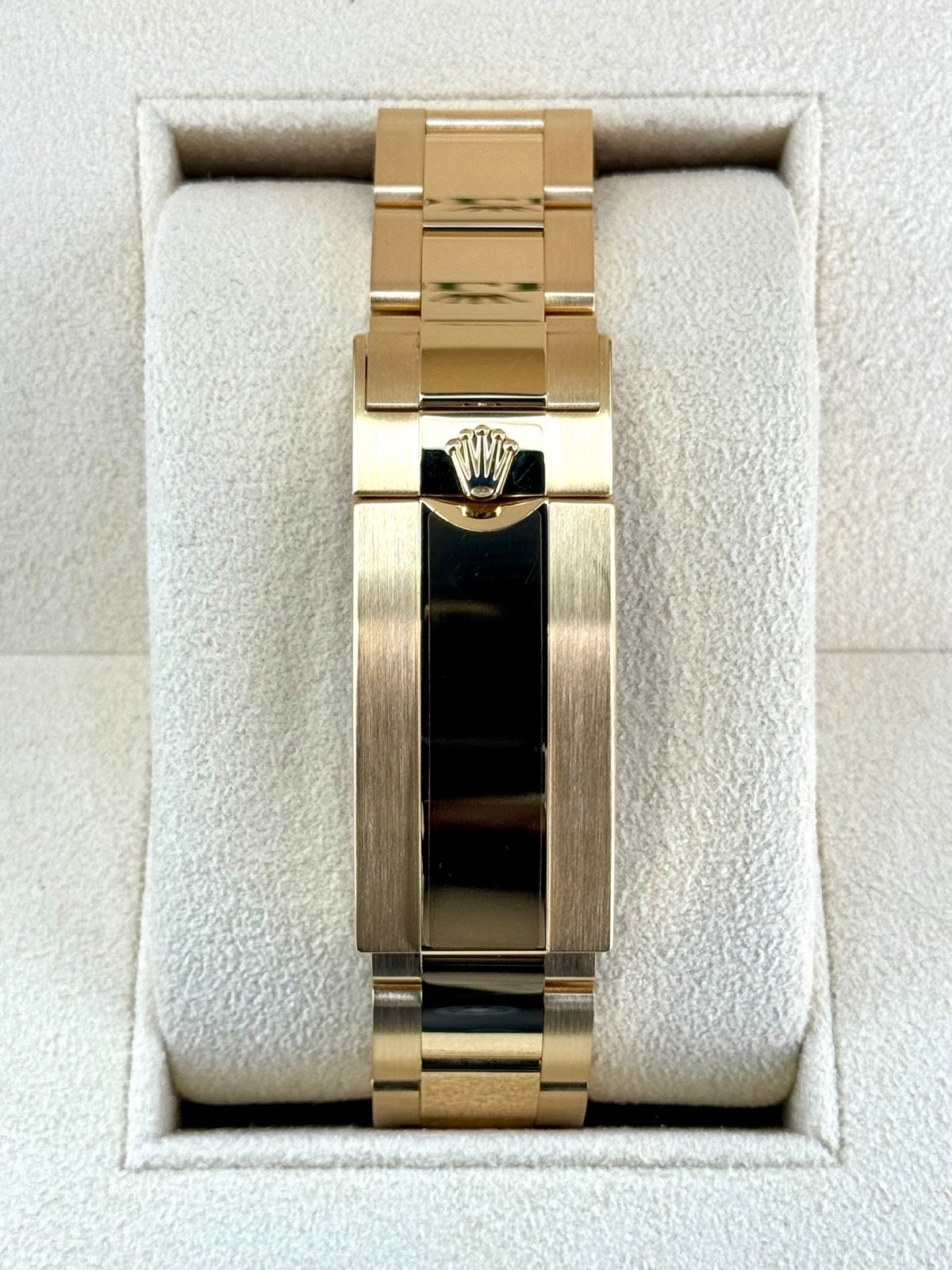 2024 Rolex Submariner “Bluesy” 41mm 126618LB Yellow Gold Blue Dial (Unworn) - Image 2