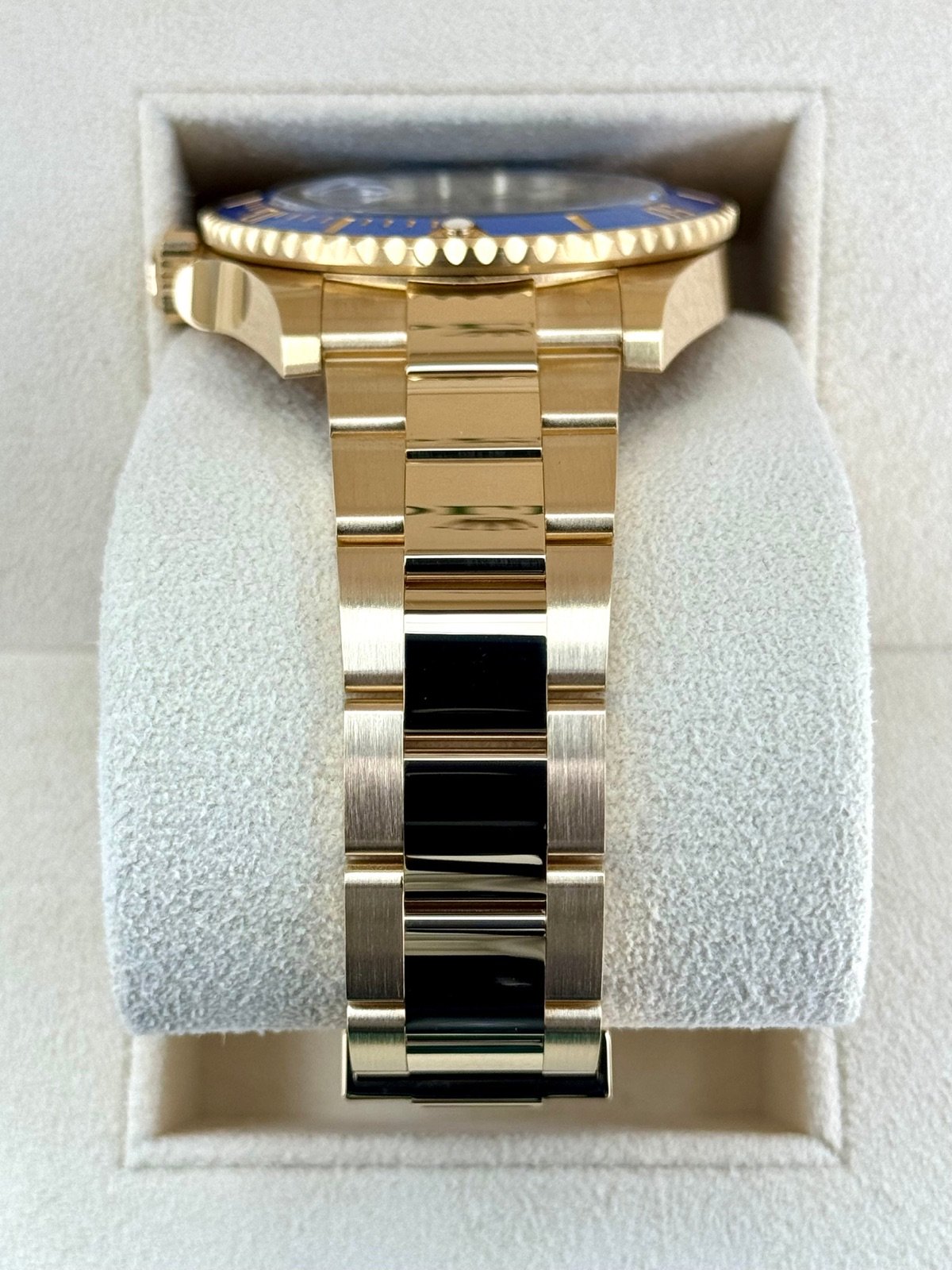 2024 Rolex Submariner “Bluesy” 41mm 126618LB Yellow Gold Blue Dial (Unworn) - Image 4