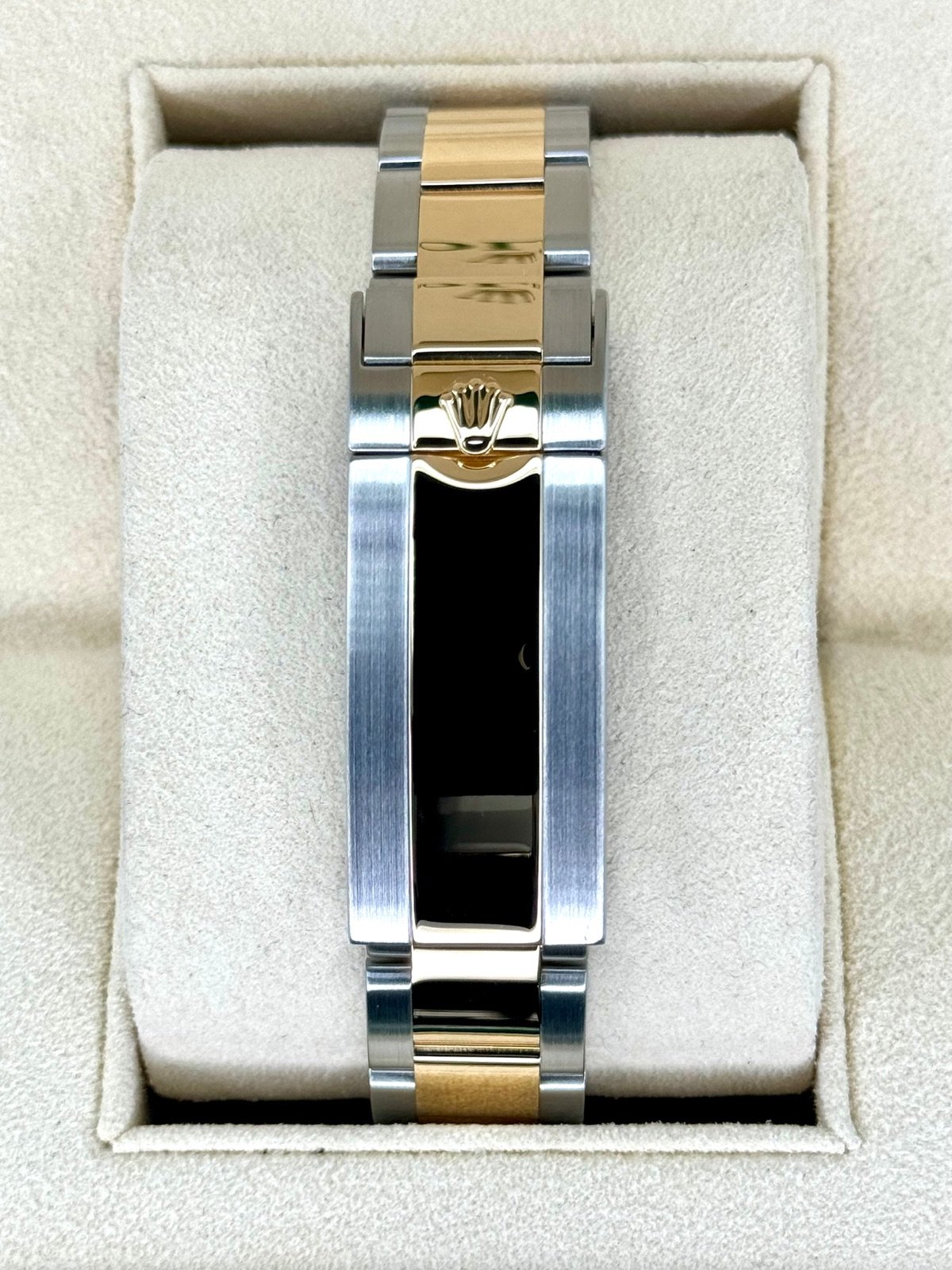 Rolex Submariner “Bluesy” 40mm 116613LB Two-Tone Flat Blue Dial - Image 2