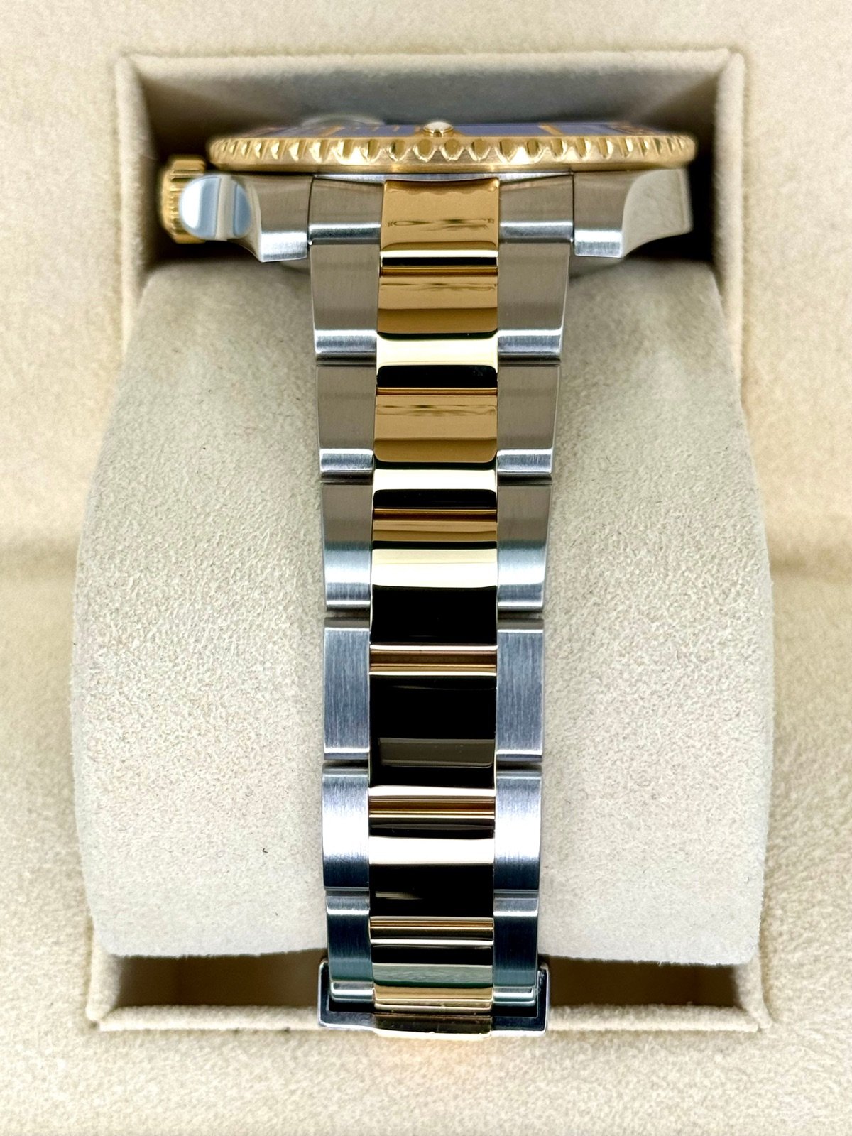 Rolex Submariner “Bluesy” 40mm 116613LB Two-Tone Flat Blue Dial - Image 4