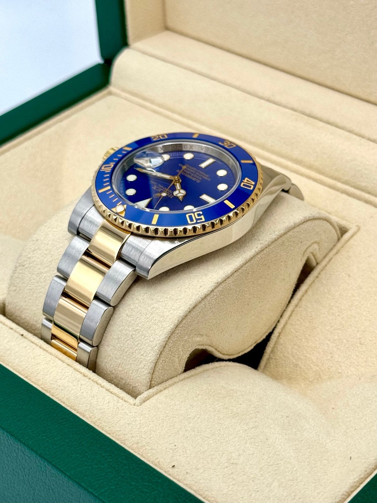 Rolex Submariner “Bluesy” 40mm 116613LB Two-Tone Flat Blue Dial - Image 7