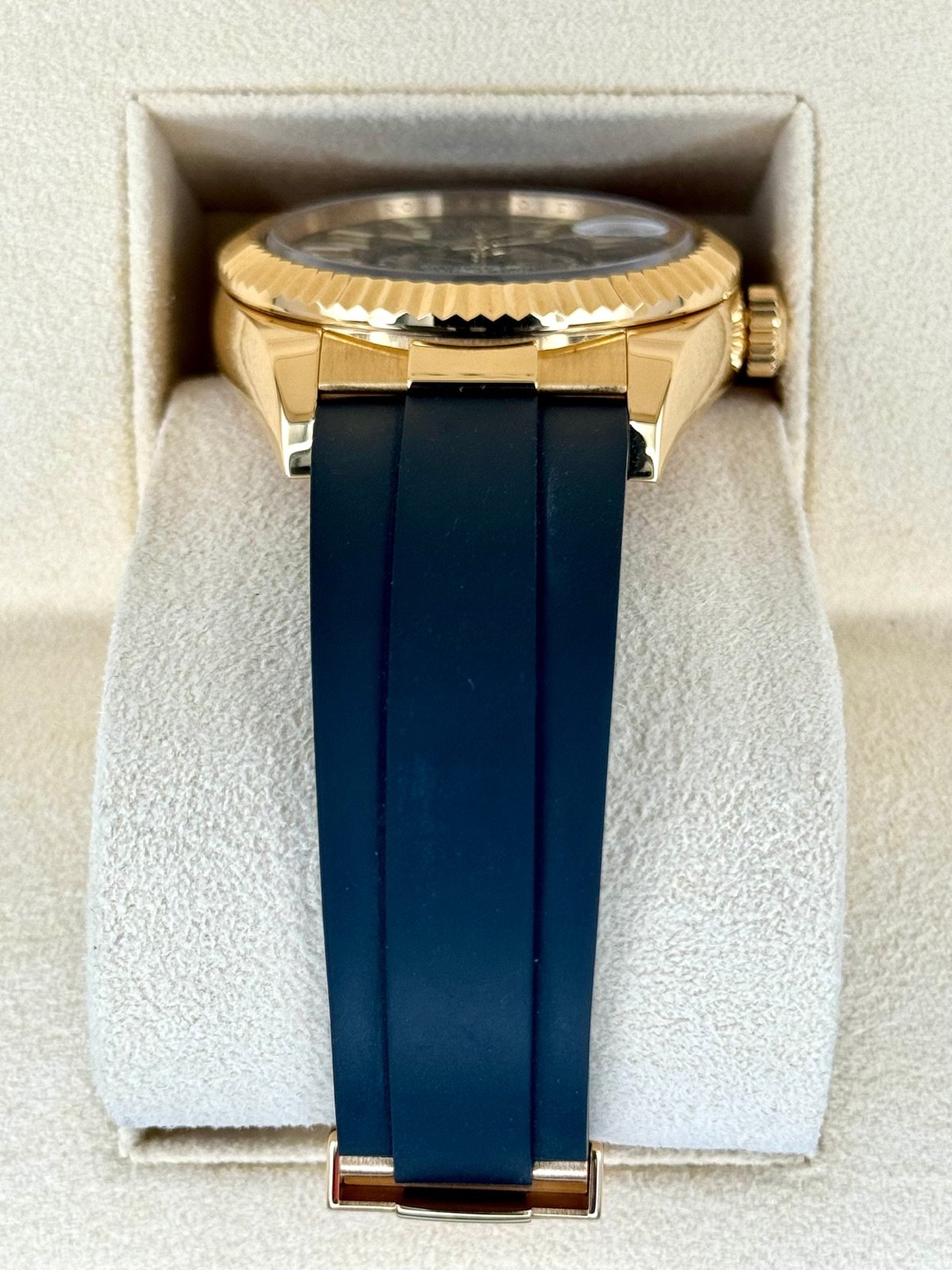 2022 Rolex Sky-Dweller 42mm 326238 Yellow Gold Oysterflex Black Dial - Image 3