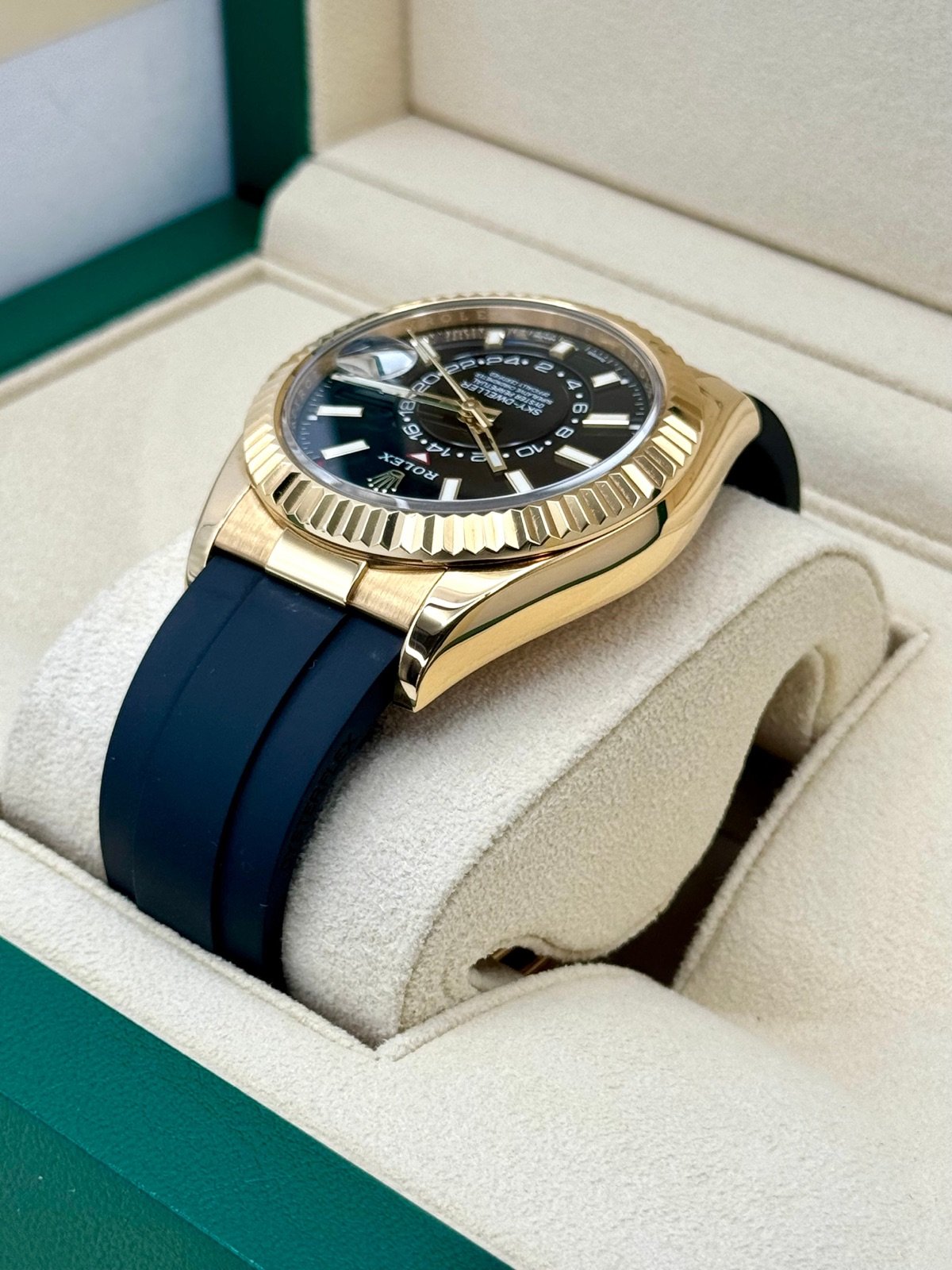 2022 Rolex Sky-Dweller 42mm 326238 Yellow Gold Oysterflex Black Dial - Image 7