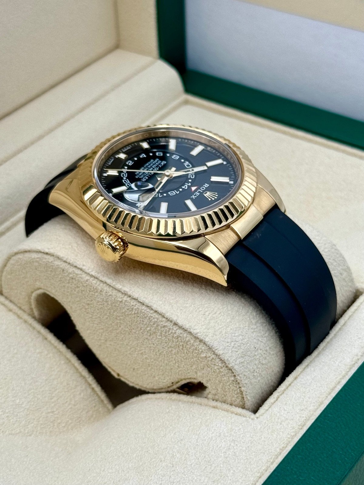 2022 Rolex Sky-Dweller 42mm 326238 Yellow Gold Oysterflex Black Dial - Image 8