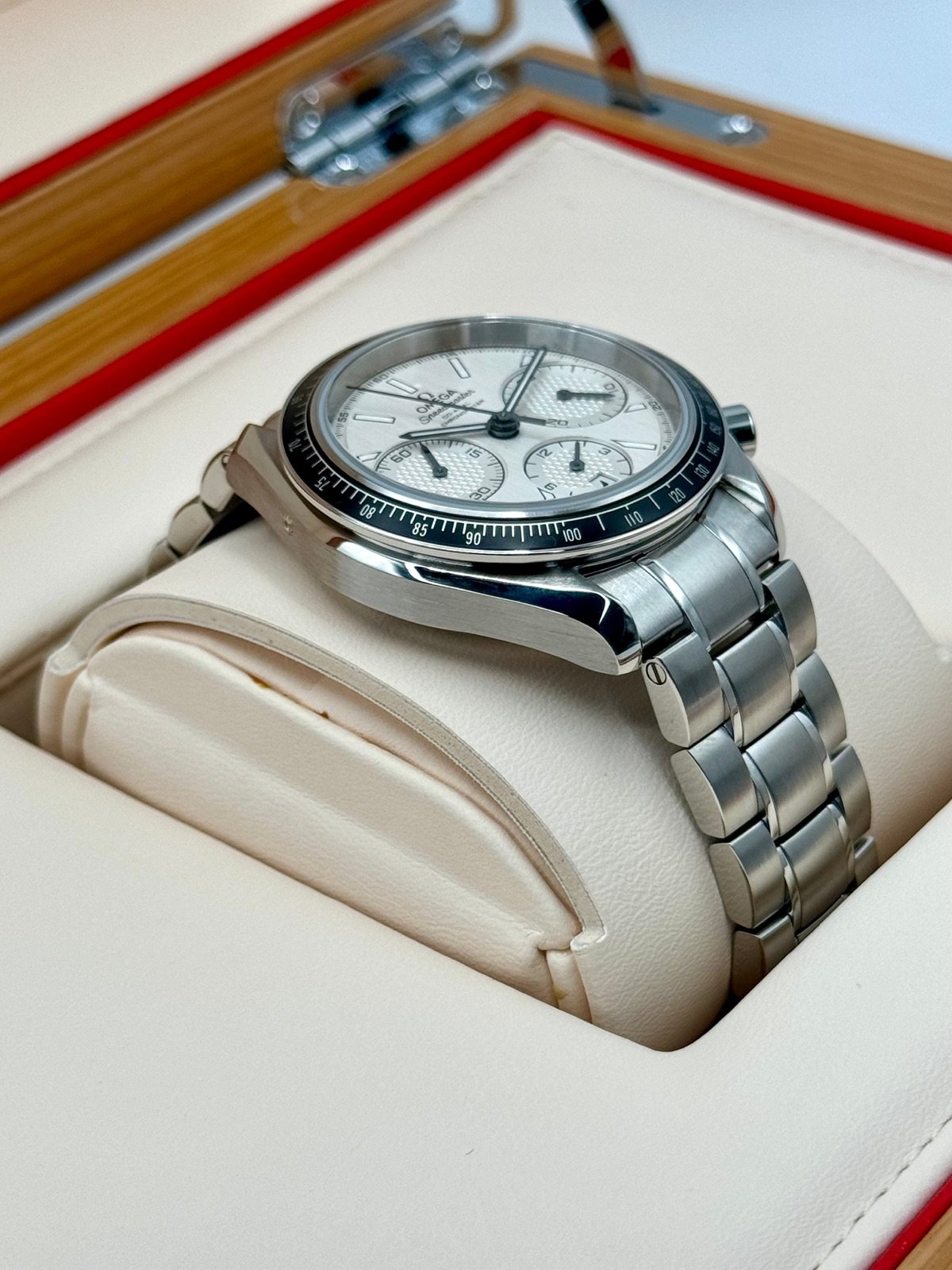 2020 Omega Speeedmaster Racing 40mm 326.30.40.5002.001 White Dial - Image 6