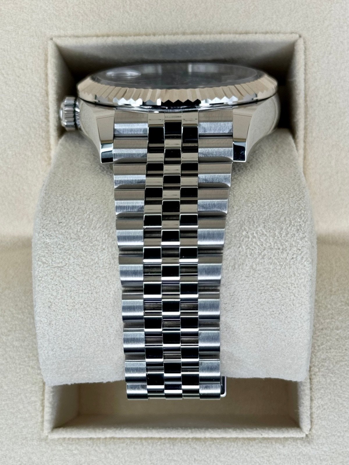 2024 Rolex Sky-Dweller 42mm 336934 Jubilee Blue Dial (Unworn) - Image 4