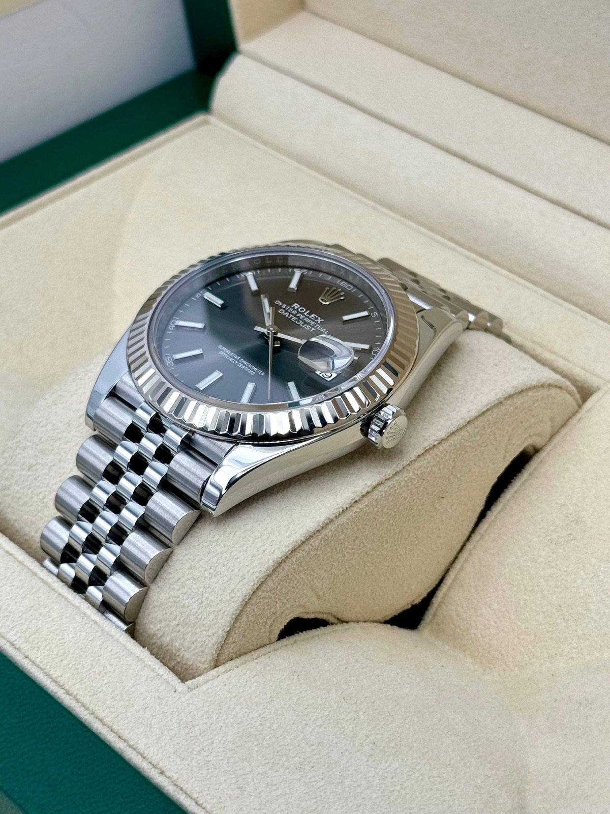 2021 Rolex Datejust 41mm 126334 Stainless Steel Jubilee Rhodium Dial - Image 5