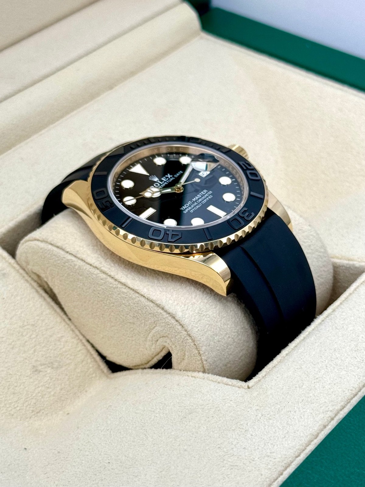 2024 Rolex Yacht-Master 42mm 226658 Gold Oysterflex Black Dial (Unworn) - Image 4