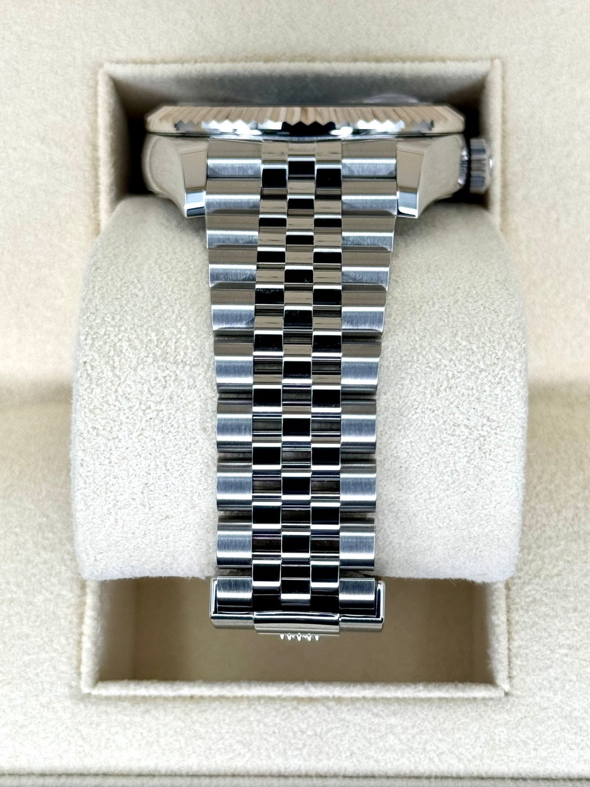 2023 Rolex Sky-Dweller 42mm 336934 Jubilee Black Dial (Unworn) - Image 3