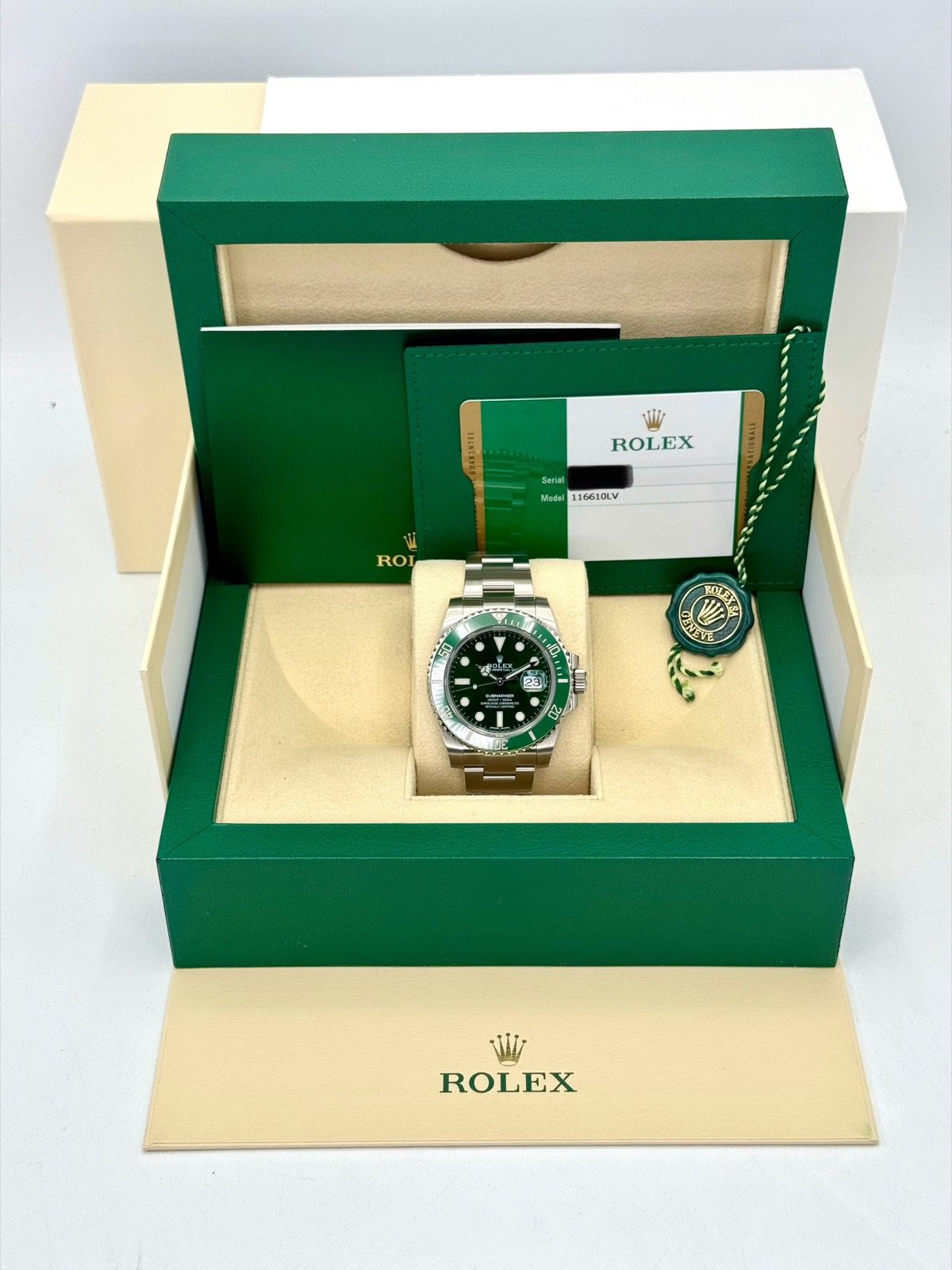 2019 Rolex Submariner “Hulk” 40mm 116610LV Green Dial - Image 12