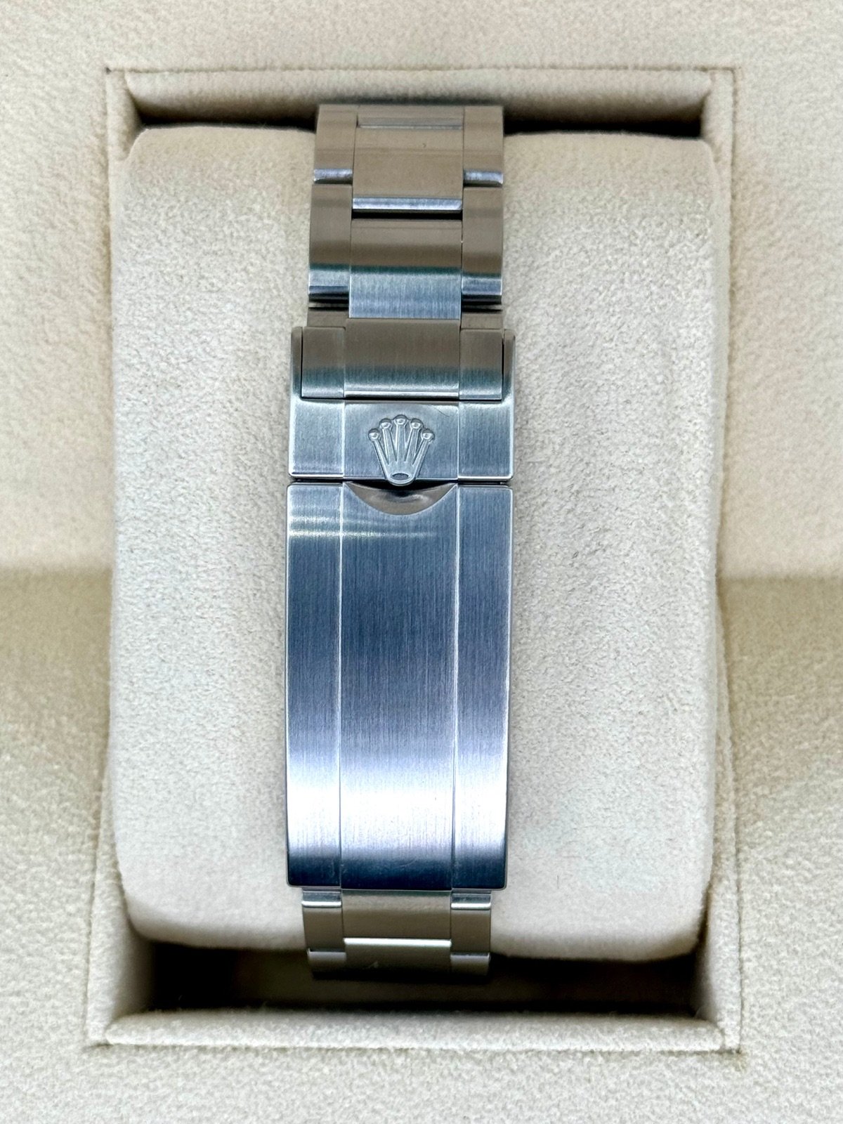 2019 Rolex Submariner “Hulk” 40mm 116610LV Green Dial - Image 2
