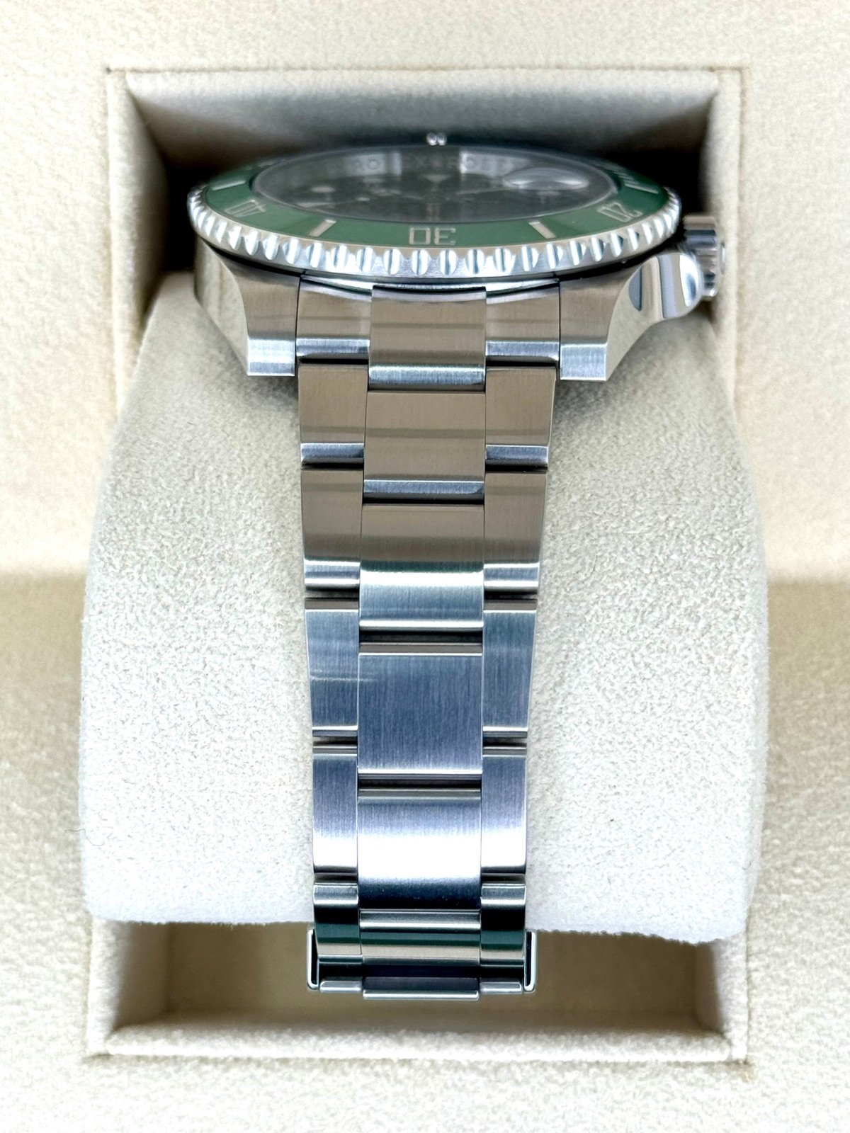 2019 Rolex Submariner “Hulk” 40mm 116610LV Green Dial - Image 3