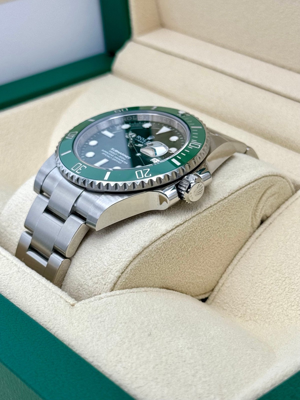 2019 Rolex Submariner “Hulk” 40mm 116610LV Green Dial - Image 5