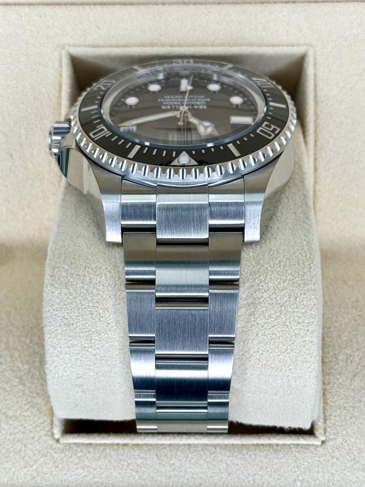 2024 Rolex Deepsea 44mm 136660 Stainless Steel Black Dial (Unworn) - Image 4