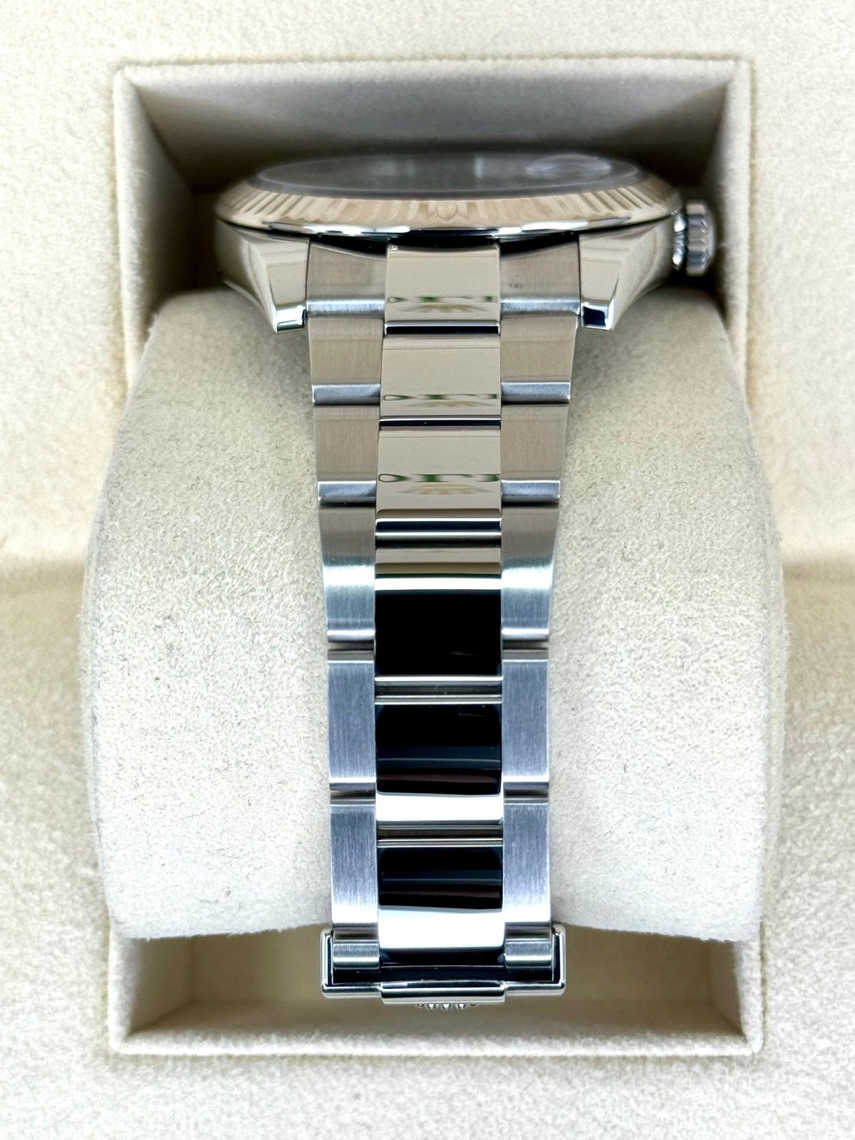 2021 Rolex Datejust 41mm Rhodium Diamond Dial 126334 - Image 3