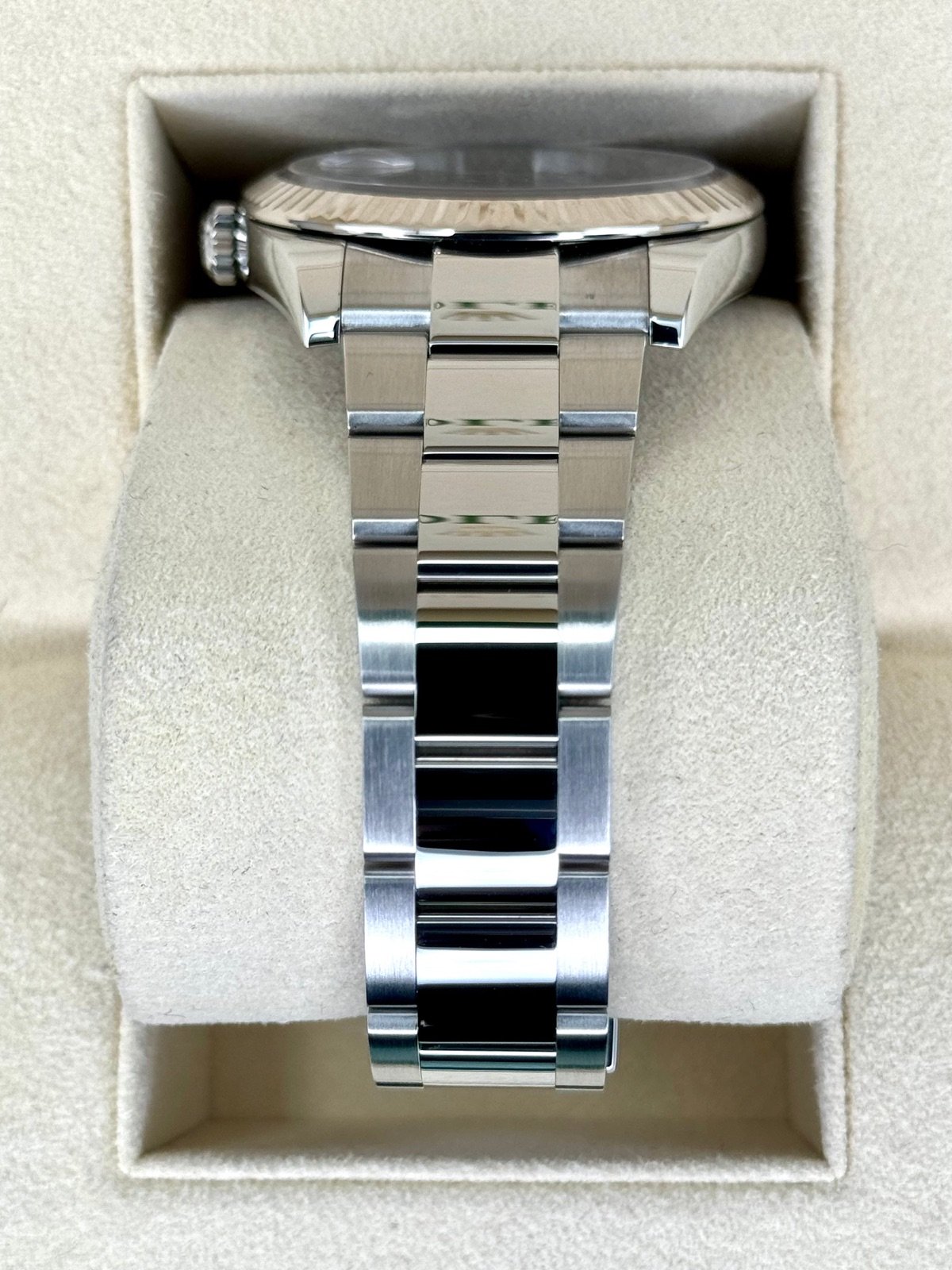 2021 Rolex Datejust 41mm Rhodium Diamond Dial 126334 - Image 4