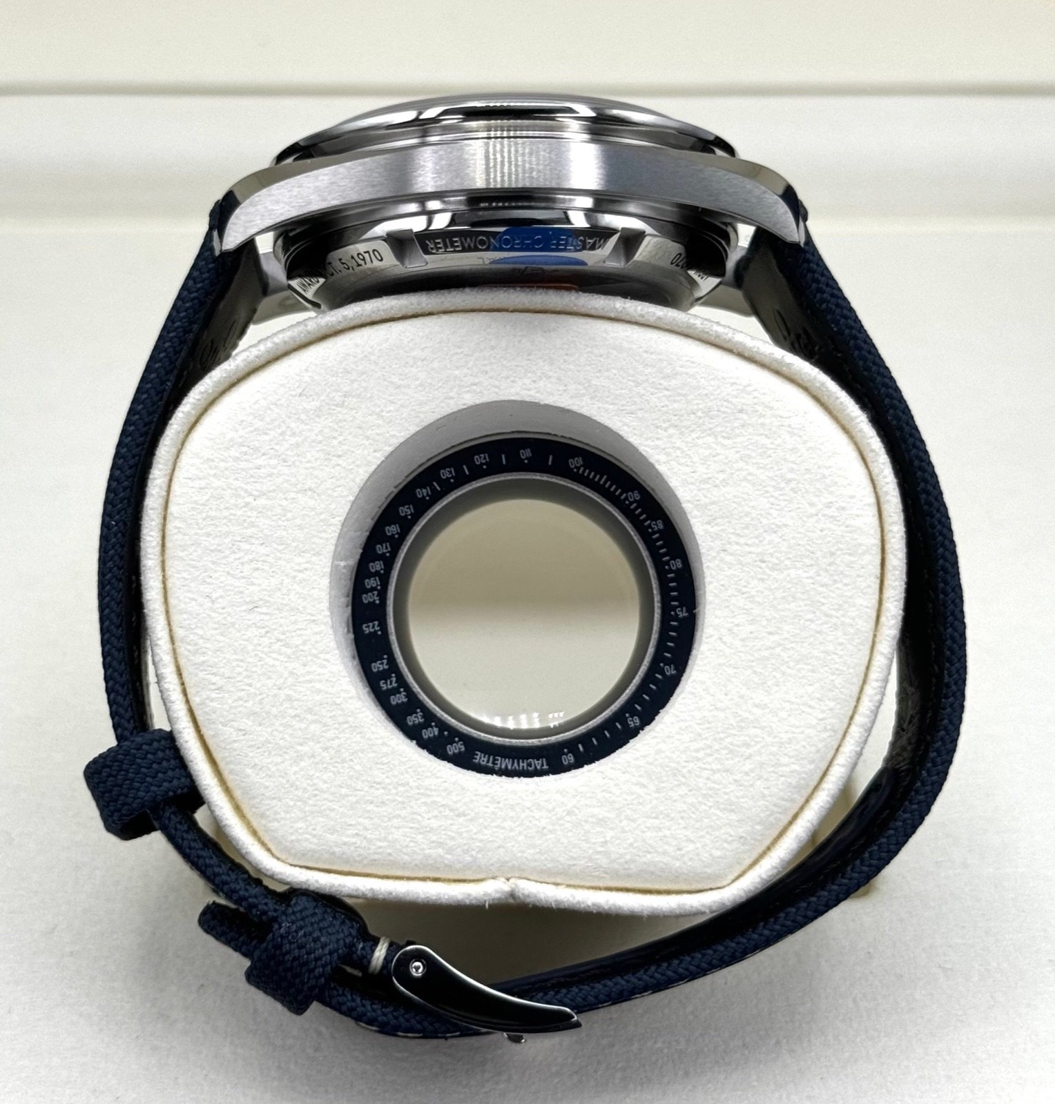 2024 Omegas Speedmaster Silver Snoopy Award 310.32.42.50.02.001 (Unworn) - Image 10