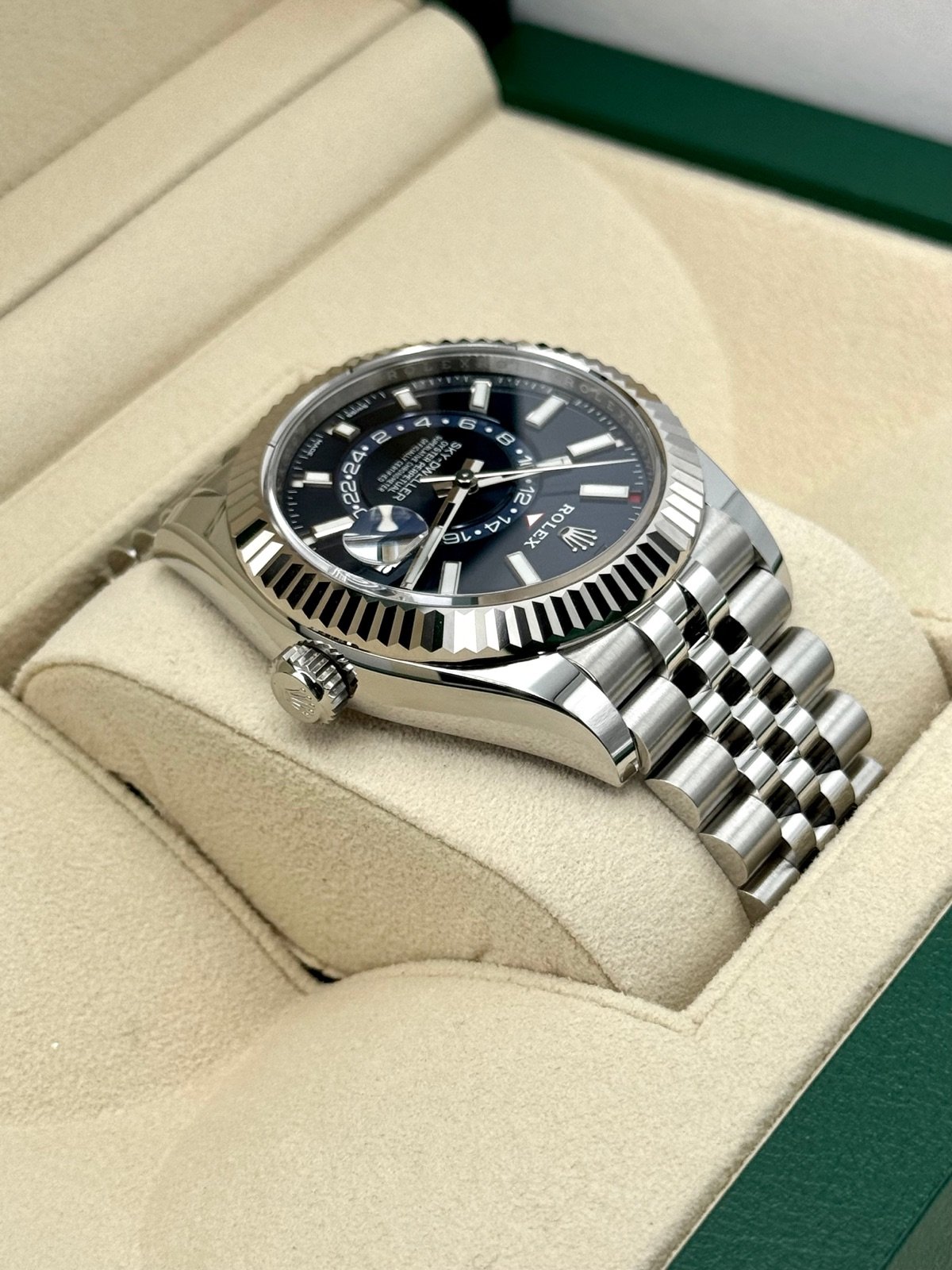 2024 Rolex Sky-Dweller 42mm 326934 Jubilee Blue Dial (Unworn) - Image 8