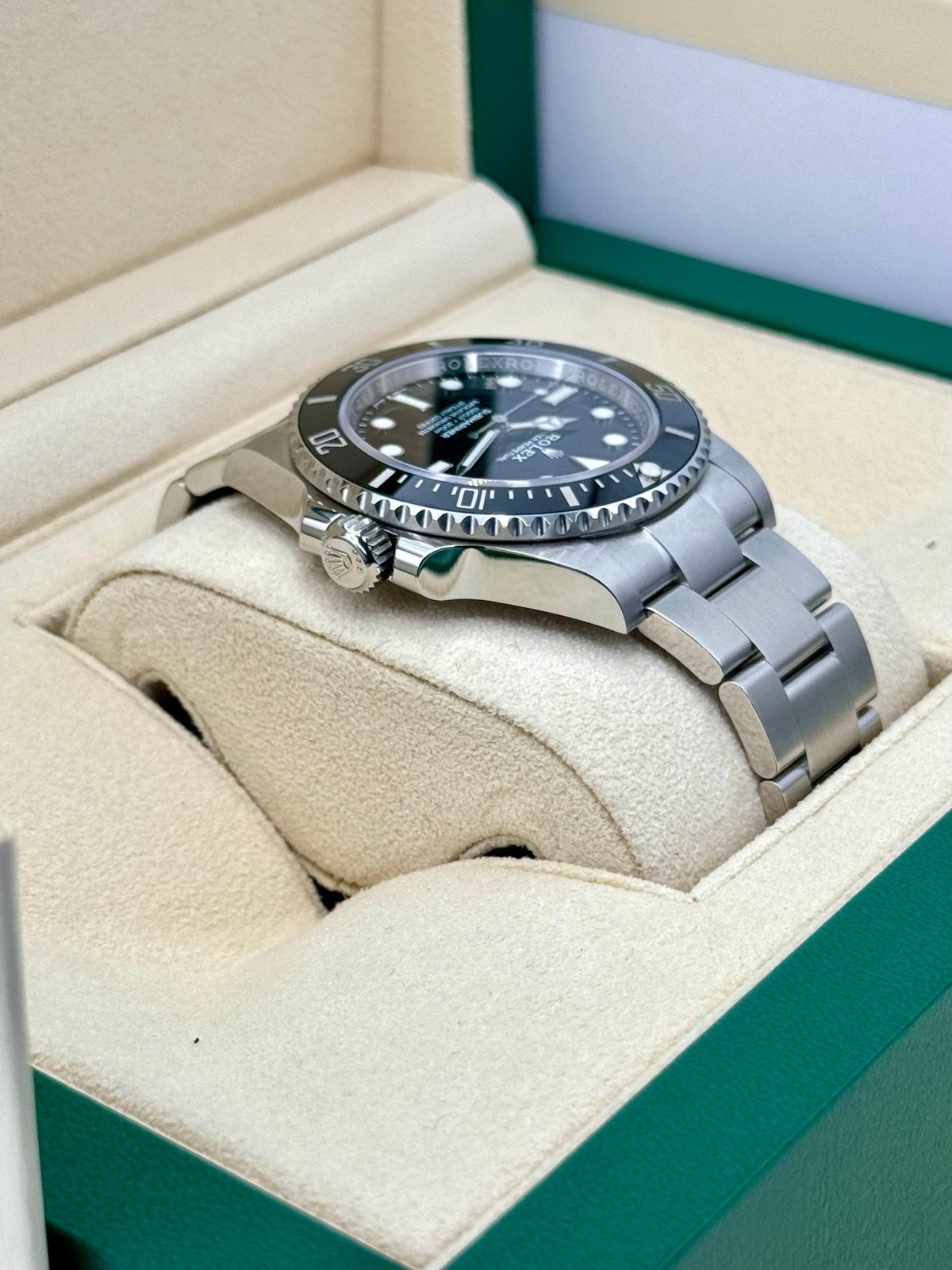 2024 Rolex Submariner 41mm 124060 Stainless Steel Black Dial (Unworn) - Image 8