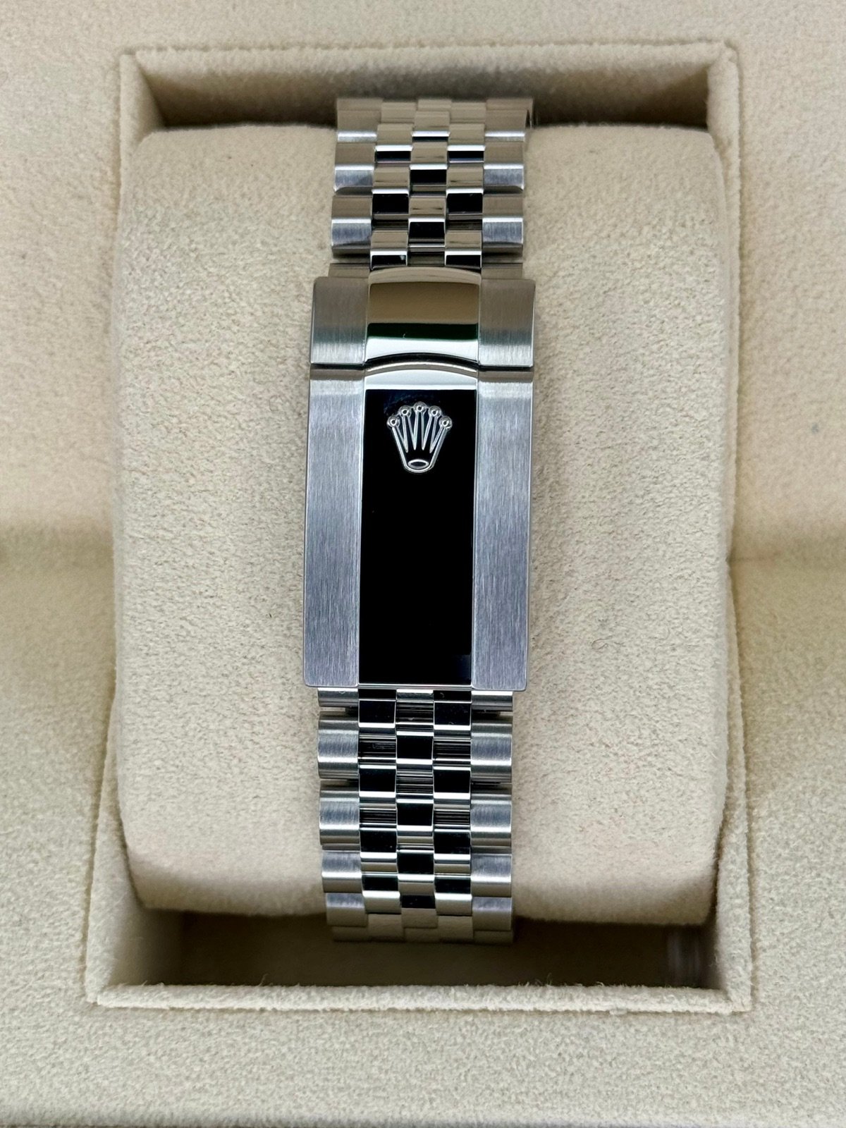 2024 Rolex Datejust 41mm 126334 Stainless Steel Jubilee Black Dial (Unworn) - Image 2