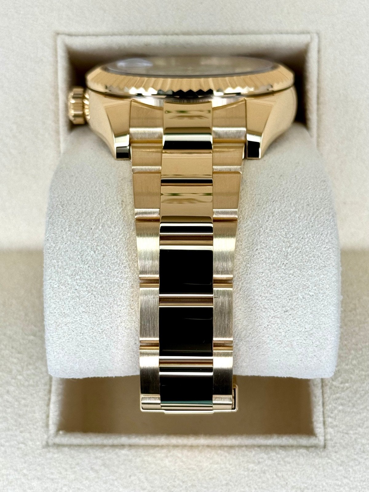 2022 Rolex Sky-Dweller 42mm 326938 18K Yellow Gold Oyster White Dial - Image 4