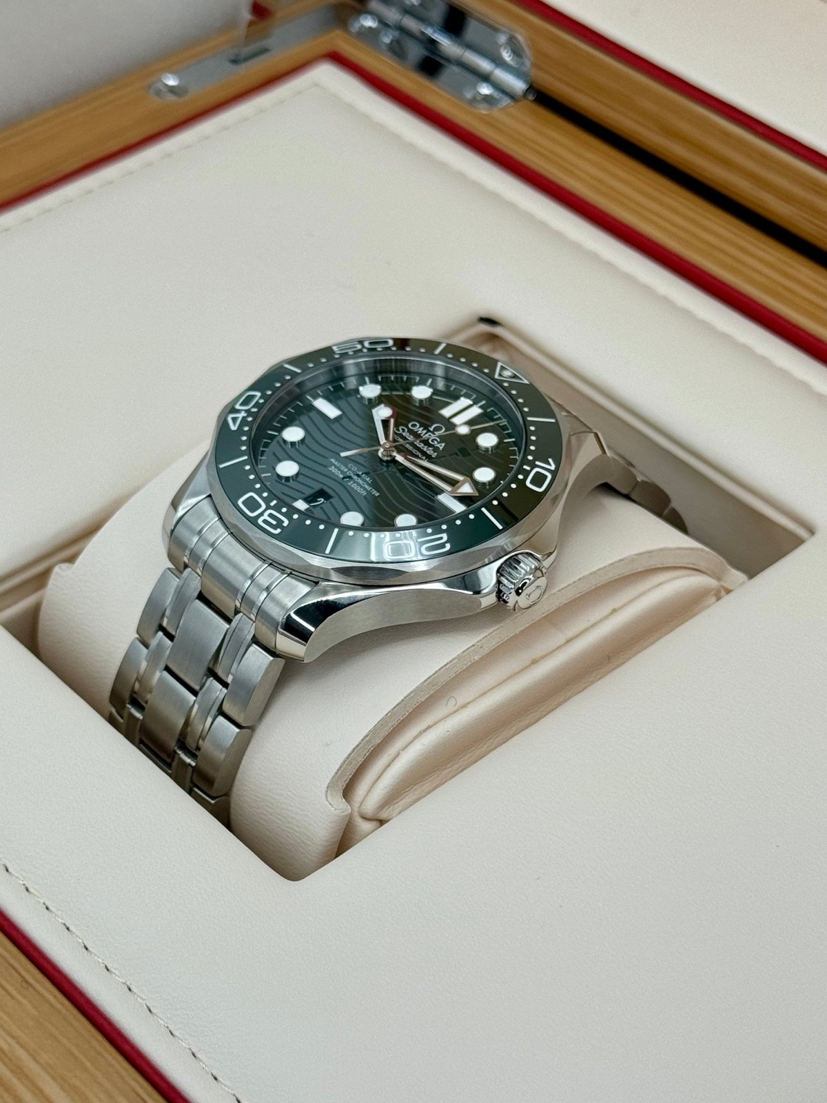 2023 Omega Seamaster Diver 300M 42mm 21030422110001 Green Dial (Unworn) - Image 5