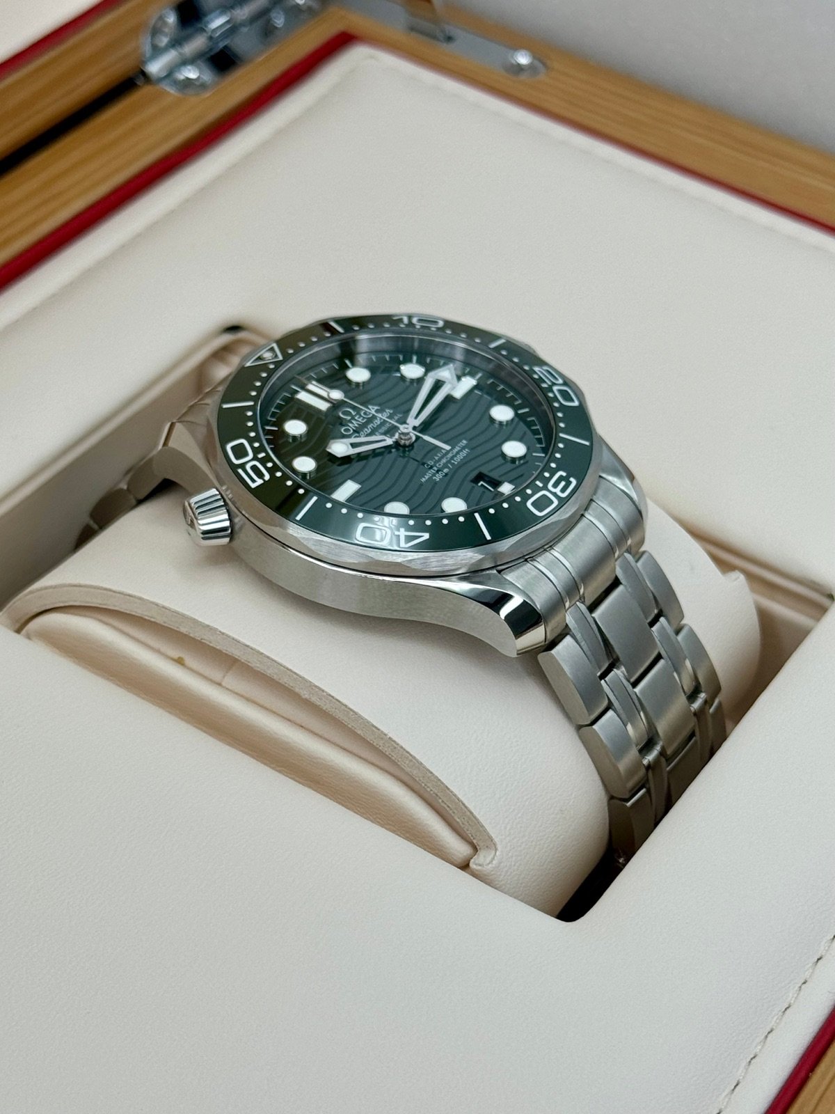 2023 Omega Seamaster Diver 300M 42mm 21030422110001 Green Dial (Unworn) - Image 6