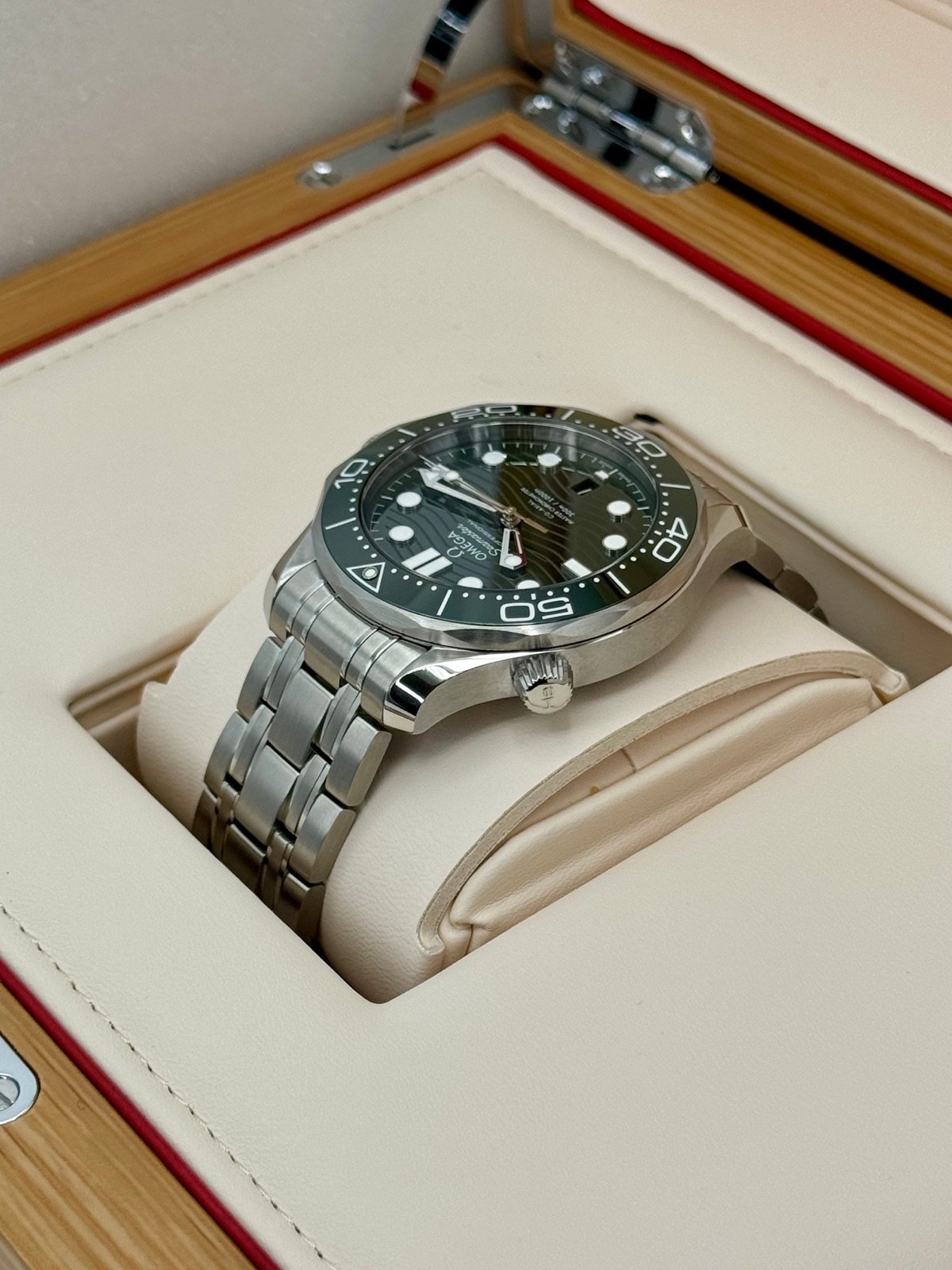 2023 Omega Seamaster Diver 300M 42mm 21030422110001 Green Dial (Unworn) - Image 7