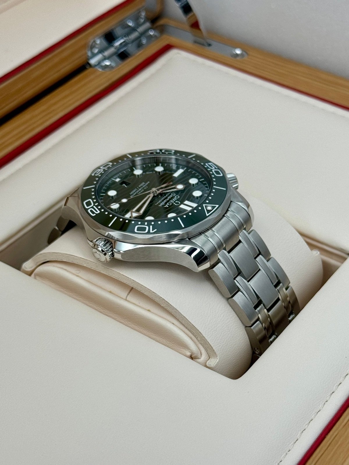 2023 Omega Seamaster Diver 300M 42mm 21030422110001 Green Dial (Unworn) - Image 8