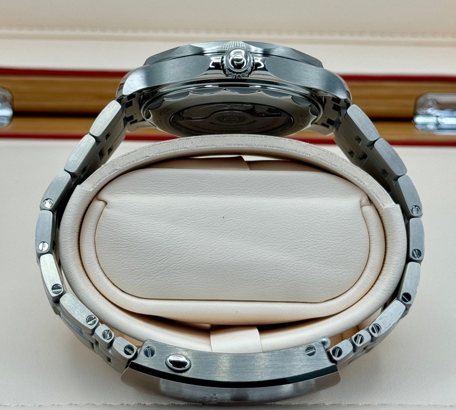 2023 Omega Seamaster Diver 300M 42mm 21030422110001 Green Dial (Unworn) - Image 9