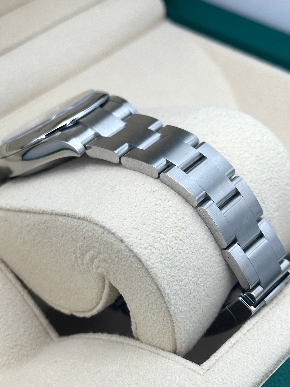 2024 Rolex Oyster Perpetual 31mm 277200 Turquoise Tiffany Blue Dial (Unworn) - Image 6