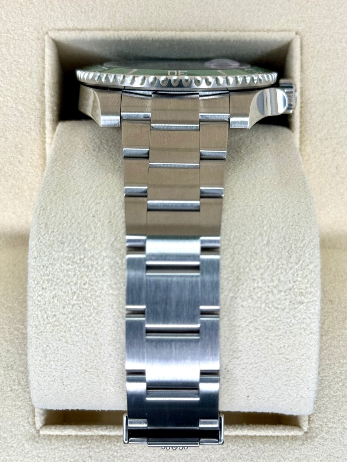 2019 Rolex Submariner “Hulk” 40mm 116610LV Green Dial - Image 3