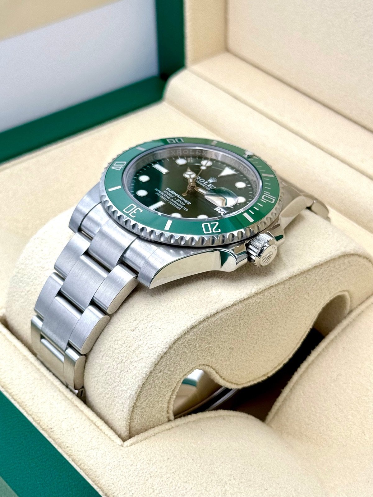 2019 Rolex Submariner “Hulk” 40mm 116610LV Green Dial - Image 5