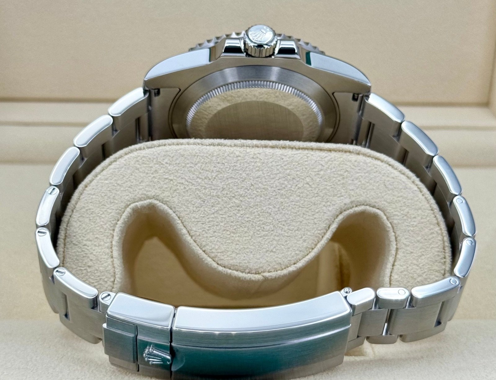 2019 Rolex Submariner “Hulk” 40mm 116610LV Green Dial - Image 9