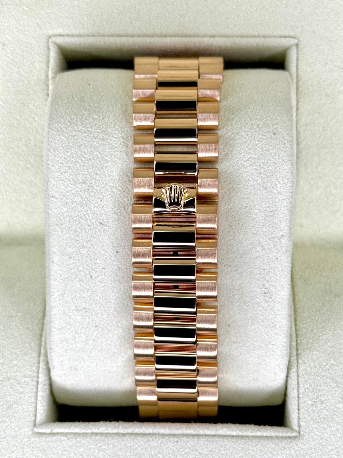 1985 Rolex Day-Date 36mm 18038 Presidential Champagne Dial - Image 2