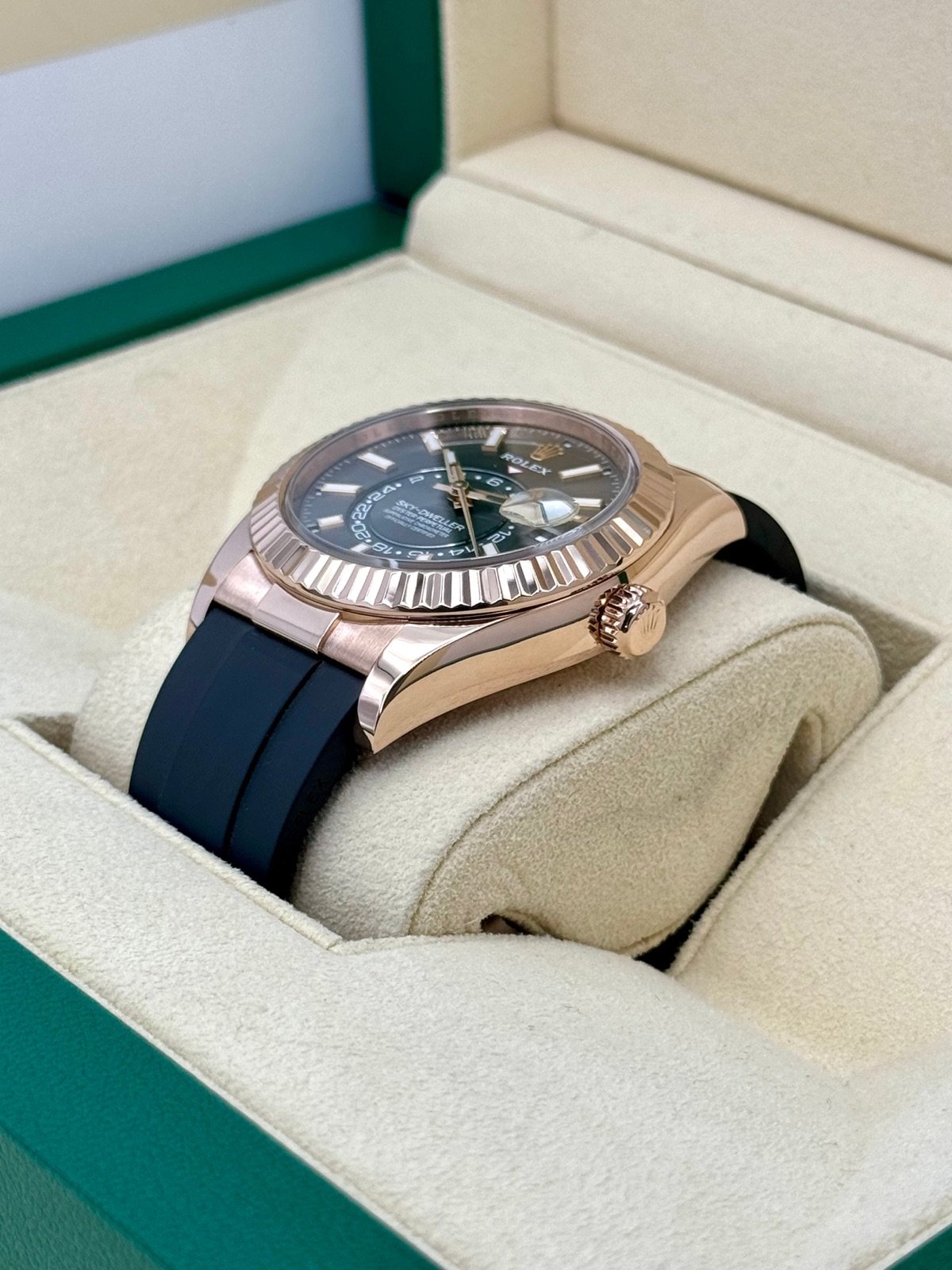 2021 Rolex Sky-Dweller 42mm 326235 Rose Gold Oysterflex Rhodium Dial - Image 5