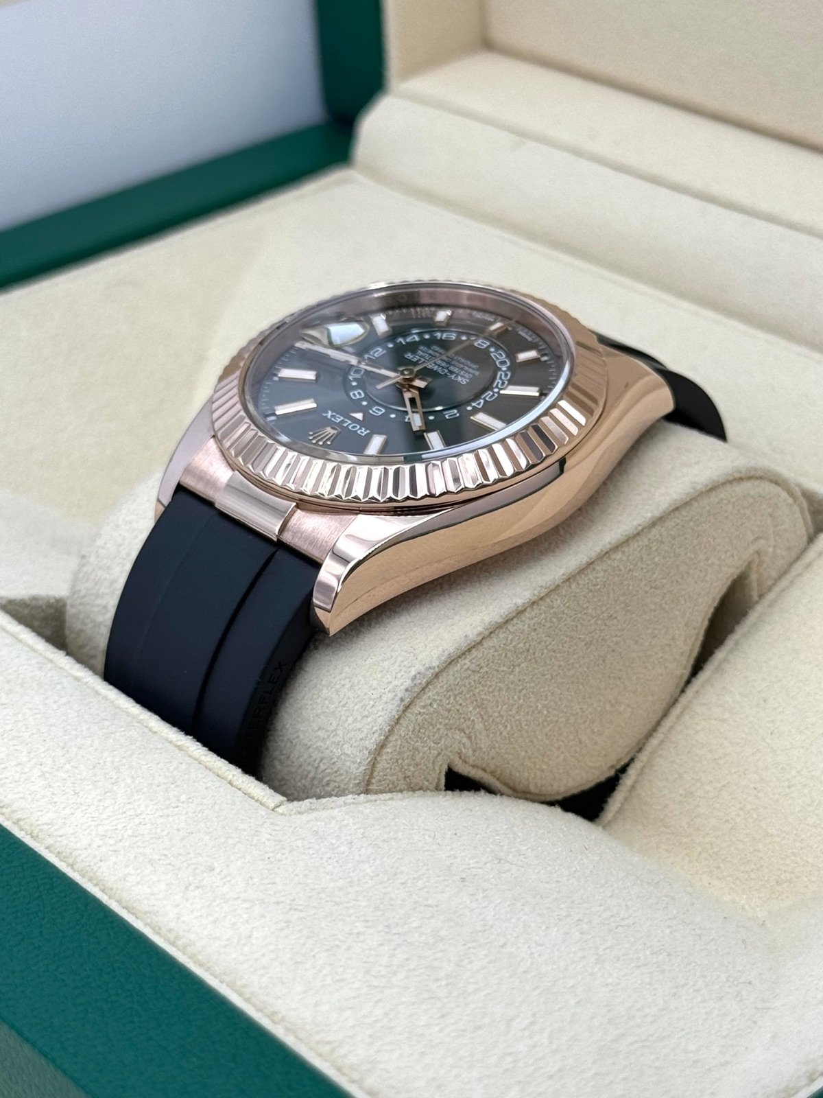2021 Rolex Sky-Dweller 42mm 326235 Rose Gold Oysterflex Rhodium Dial - Image 7