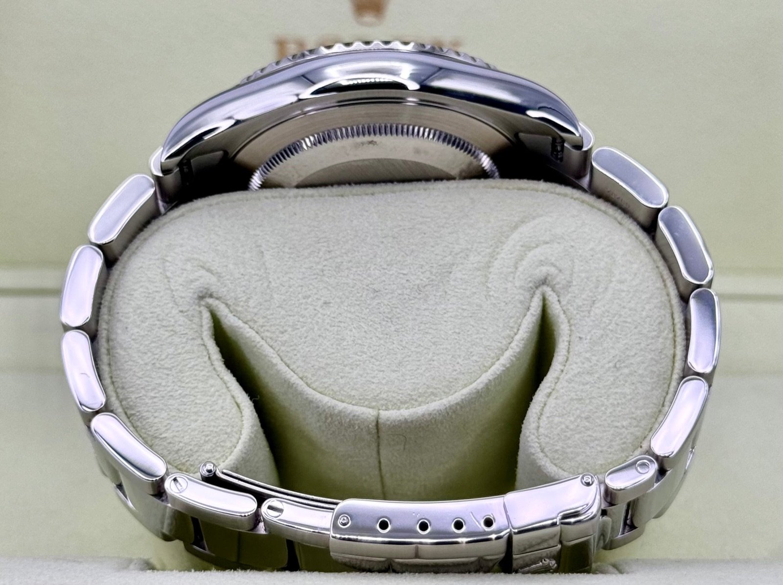 Rolex Yacht-Master 40mm 16622 Platinum Bezel and Dial - Image 10