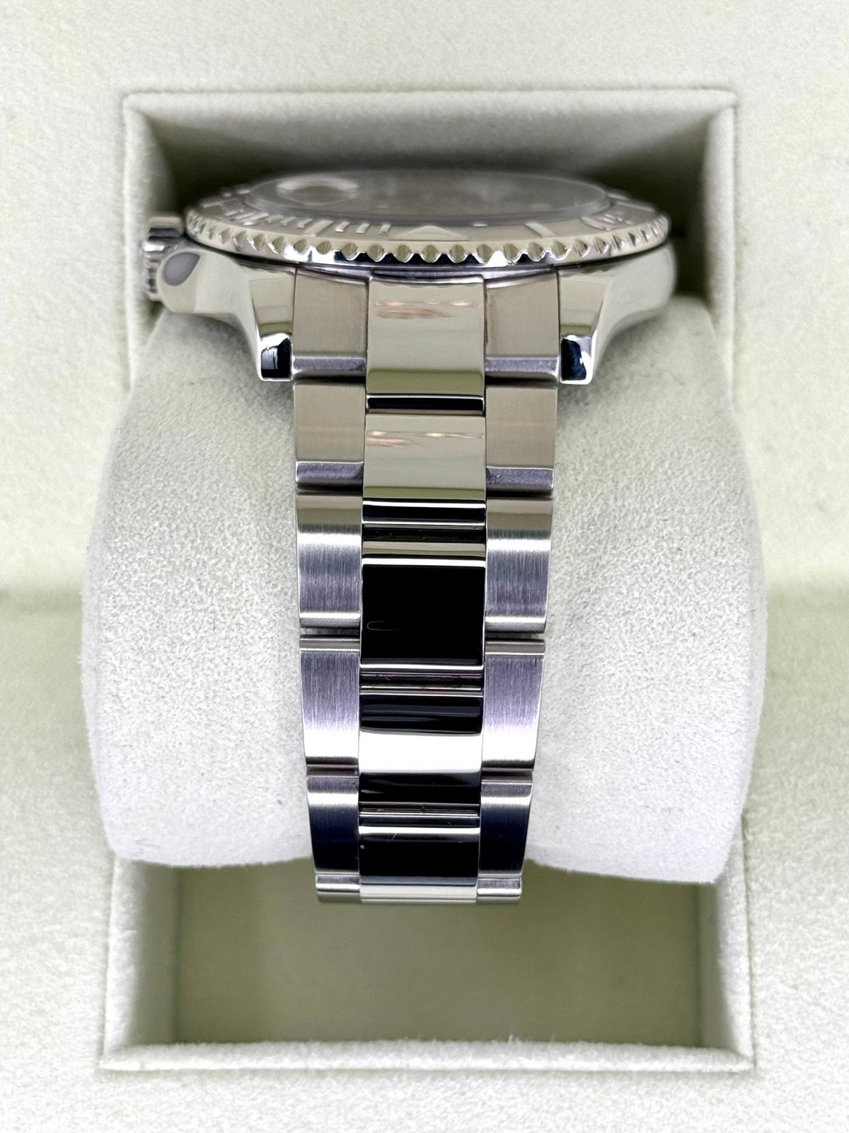 Rolex Yacht-Master 40mm 16622 Platinum Bezel and Dial - Image 4