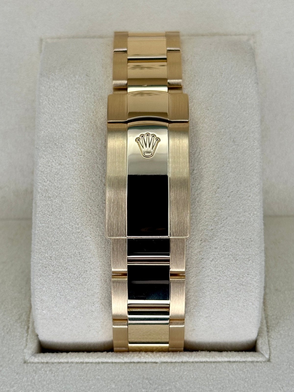 2016 Sky-Dweller 42mm 326938 Yellow Gold Oyster Champagne Dial - Image 2