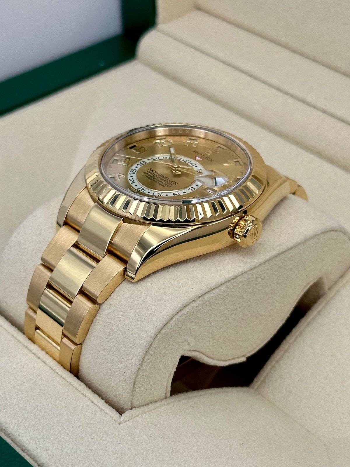 2016 Sky-Dweller 42mm 326938 Yellow Gold Oyster Champagne Dial - Image 8