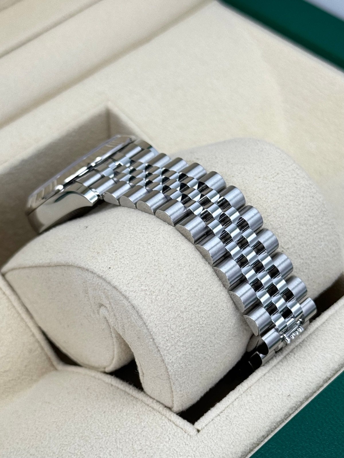 2024 Rolex Datejust 31mm 278274 Stainless Steel Jubilee Floral Dial (Unworn) - Image 6
